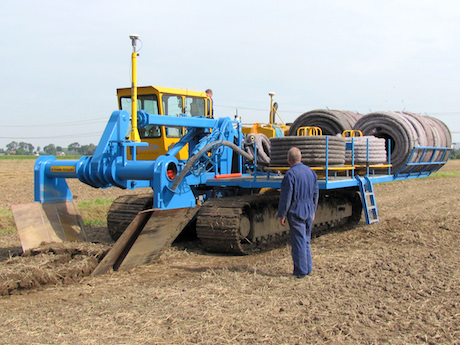 De drainagemachines van de Nederlandse producent Barth Hollanddrain worden aangedreven door 9, 13 of 16 liter Scania-motoren.