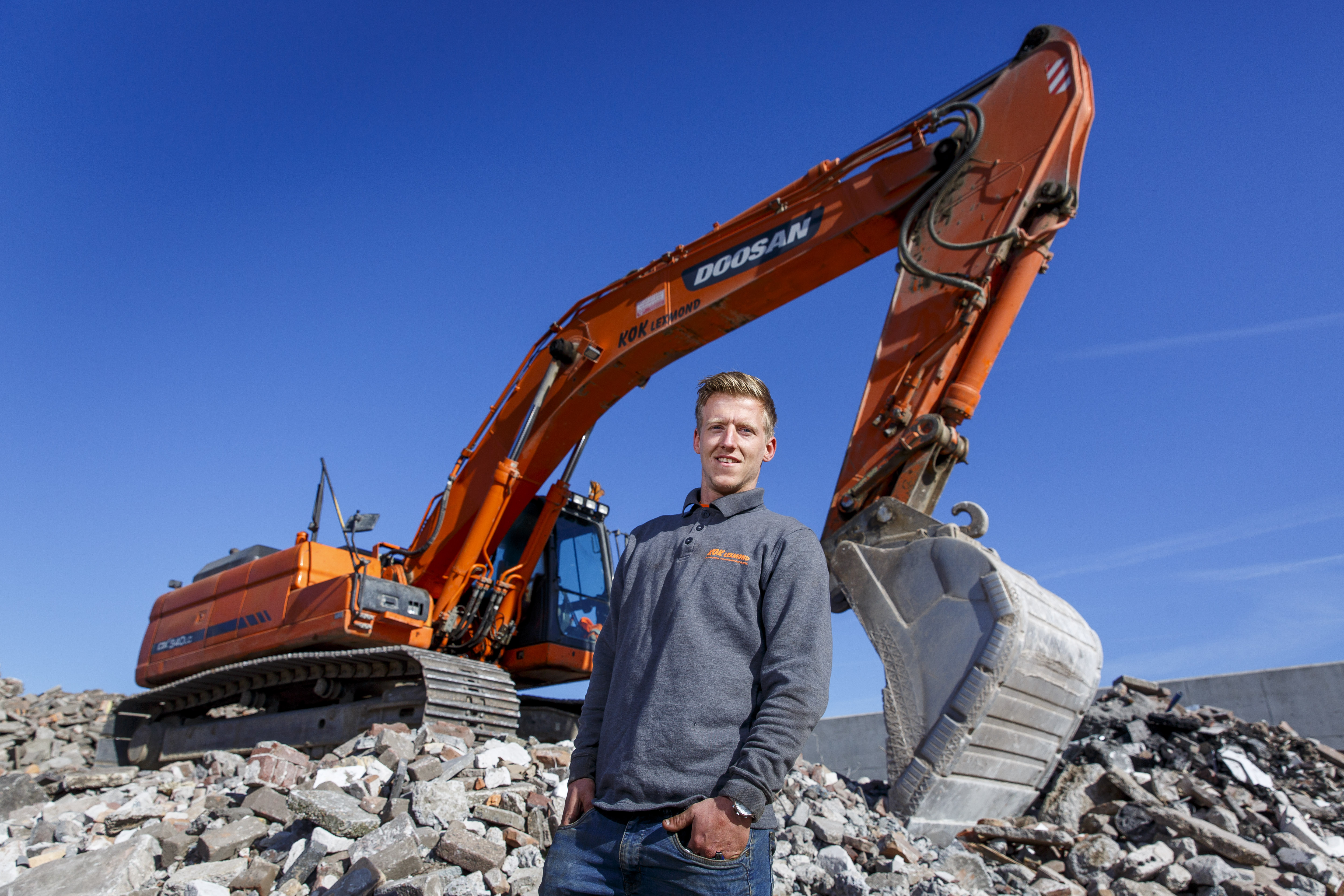 (c) Roel Dijkstra / Foto: Joep van der Pal


Bergambacht - kraanmachinist Henri Kersbergen