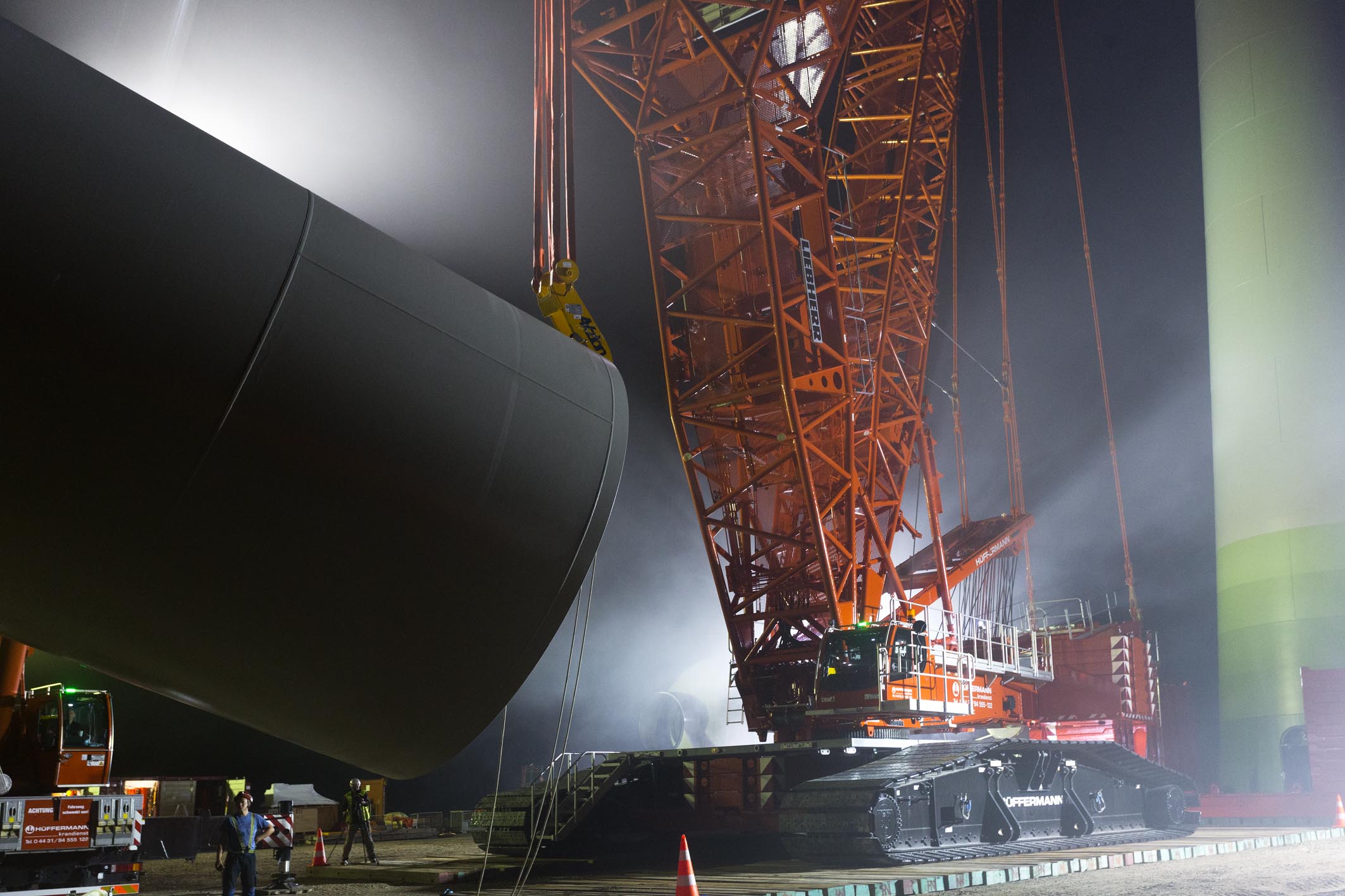 De Liebherr LR 1750 van Hüffermann aan het werk op het windmolenpark in Mecklenburg-Vorpommeren.