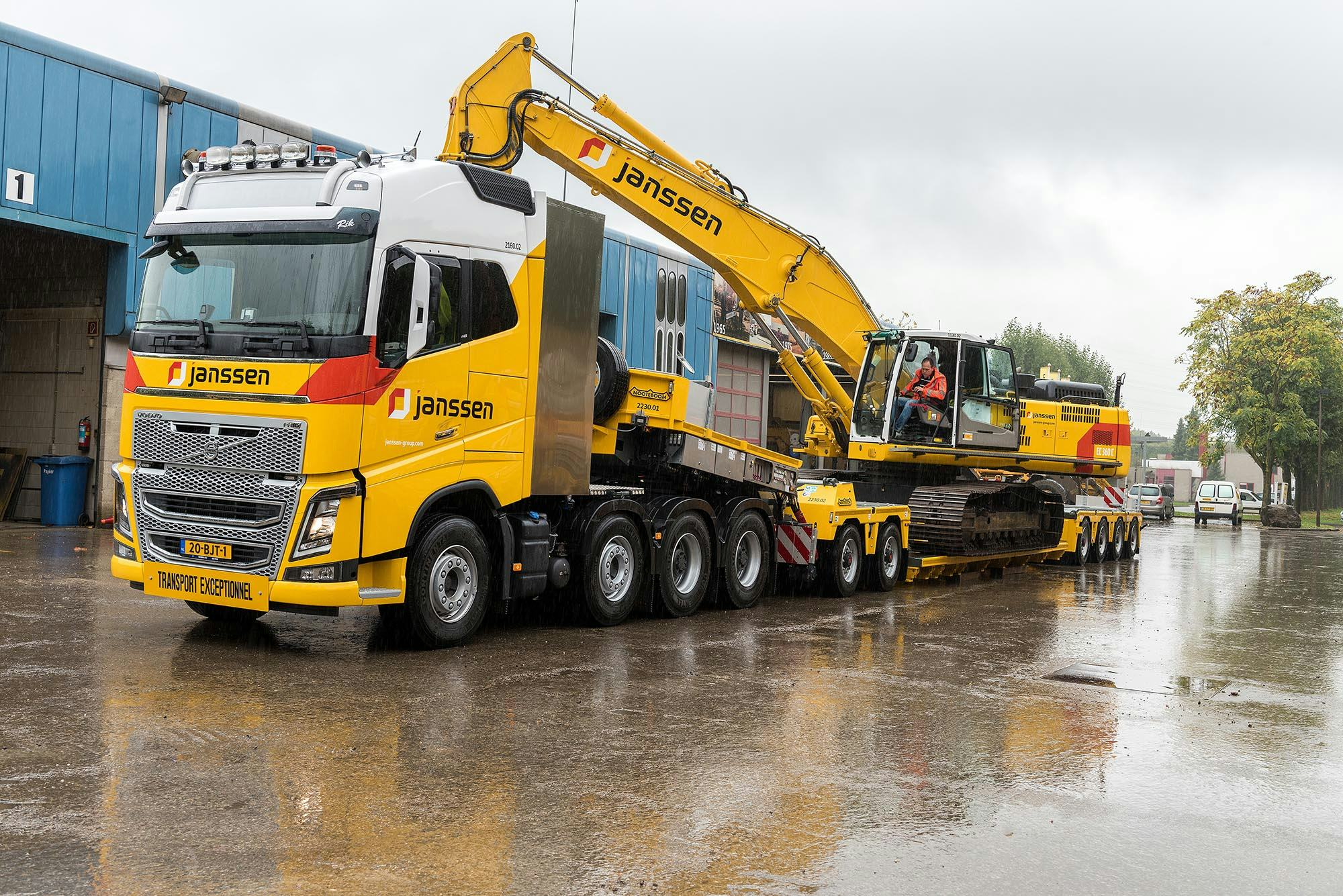 Volvo FH16 8x4 met kruipversnellingen voor Janssen