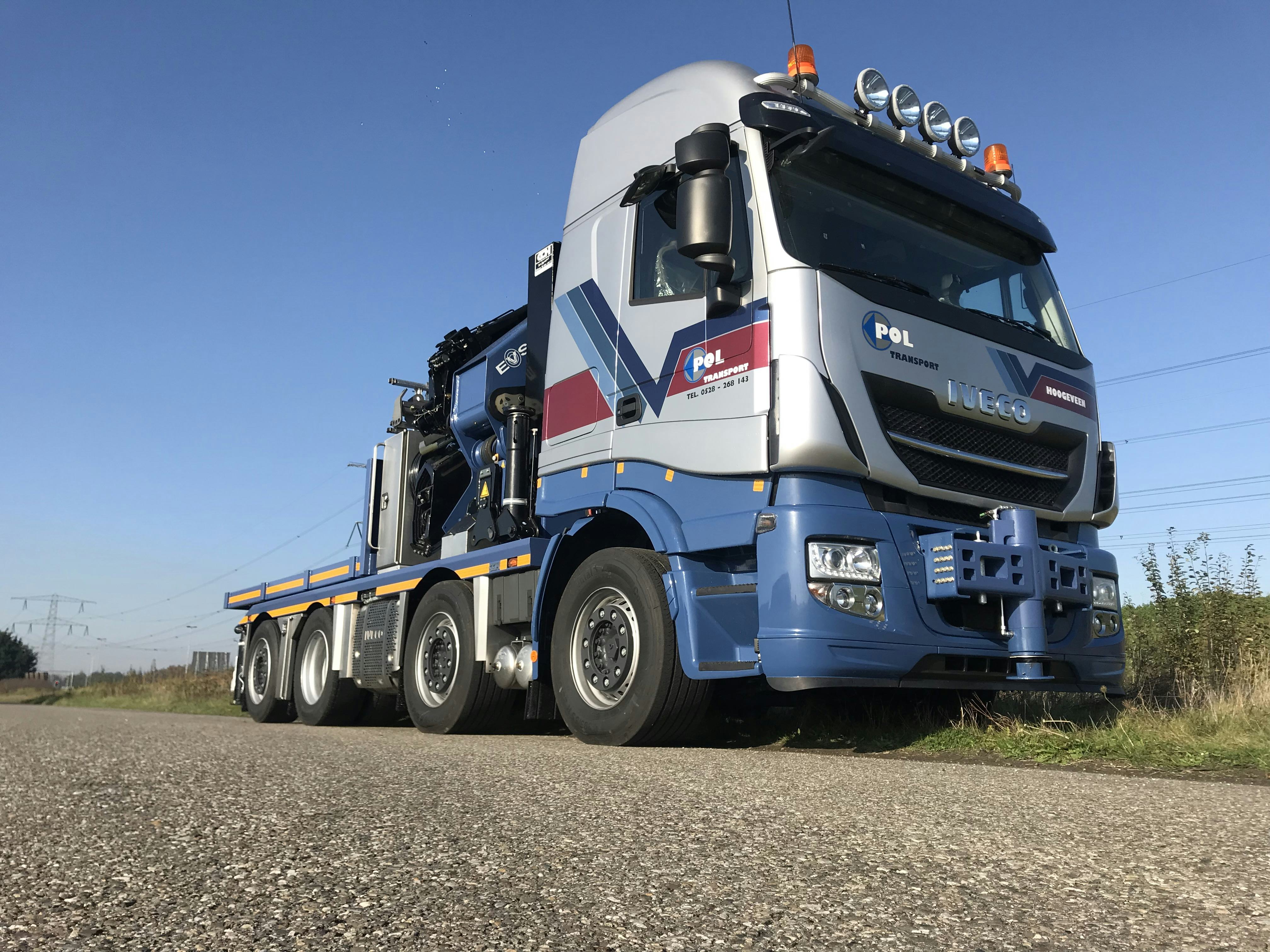 Iveco Stralis 8x2-trekker voor Pol Transport