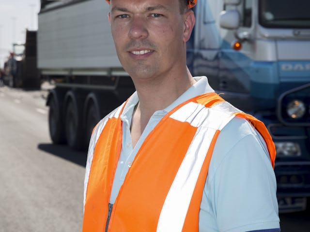 Corrad Goesten reist met zijn mobiele geijkte weegbrug stad en land af.