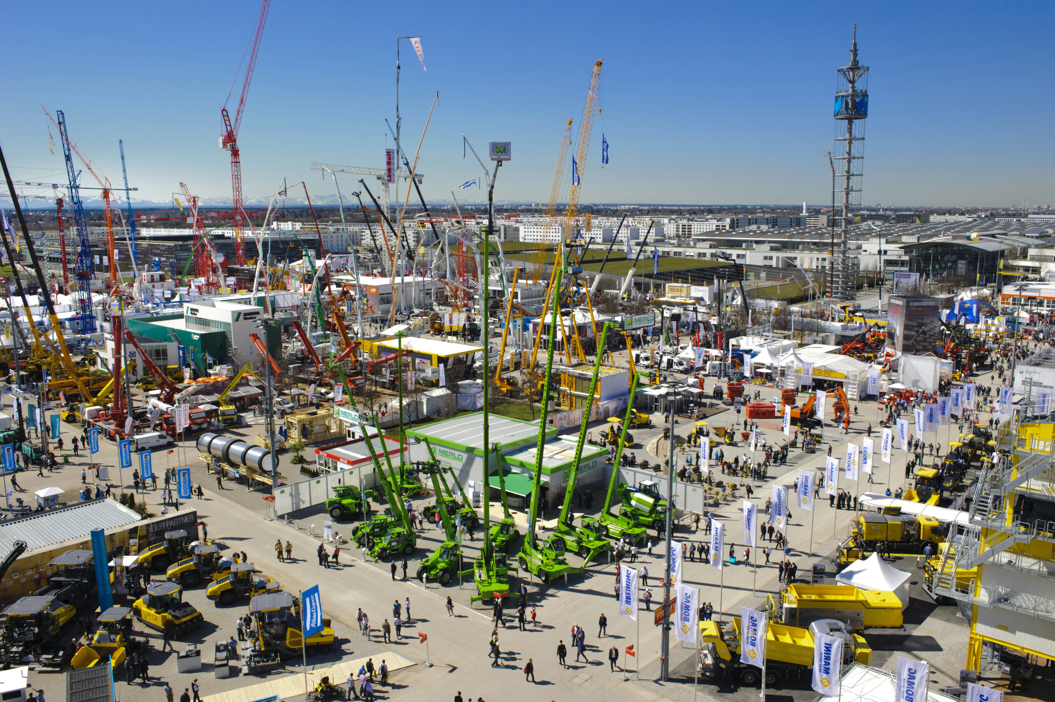 De Duitse bouwmachine-industrie is booming. Er wordt dan ook reikhalzend uitgekeken naar de komende editie van de Bauma. 