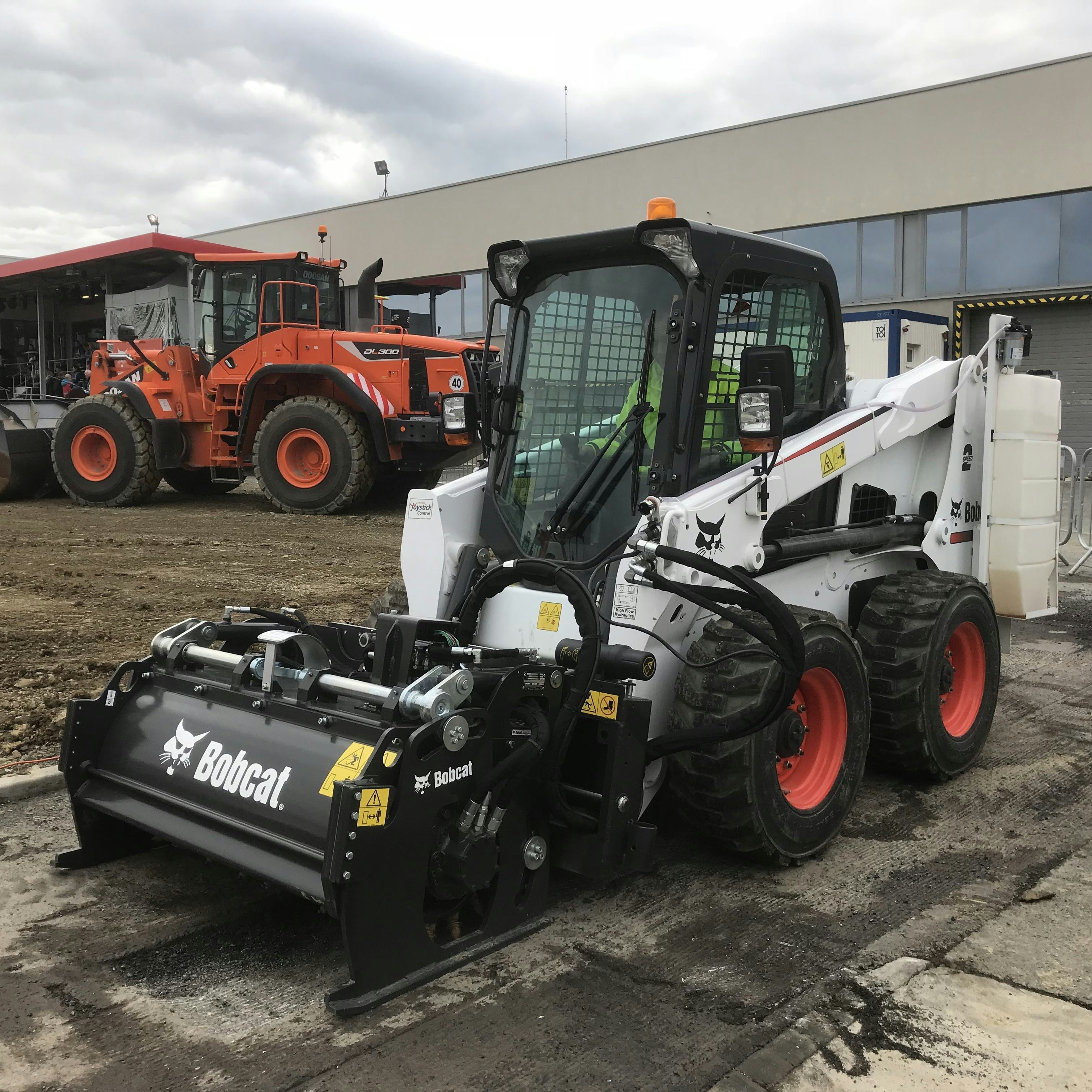 Bobcat breidt het aanbod zelfnivellerende asfaltfrezen uit