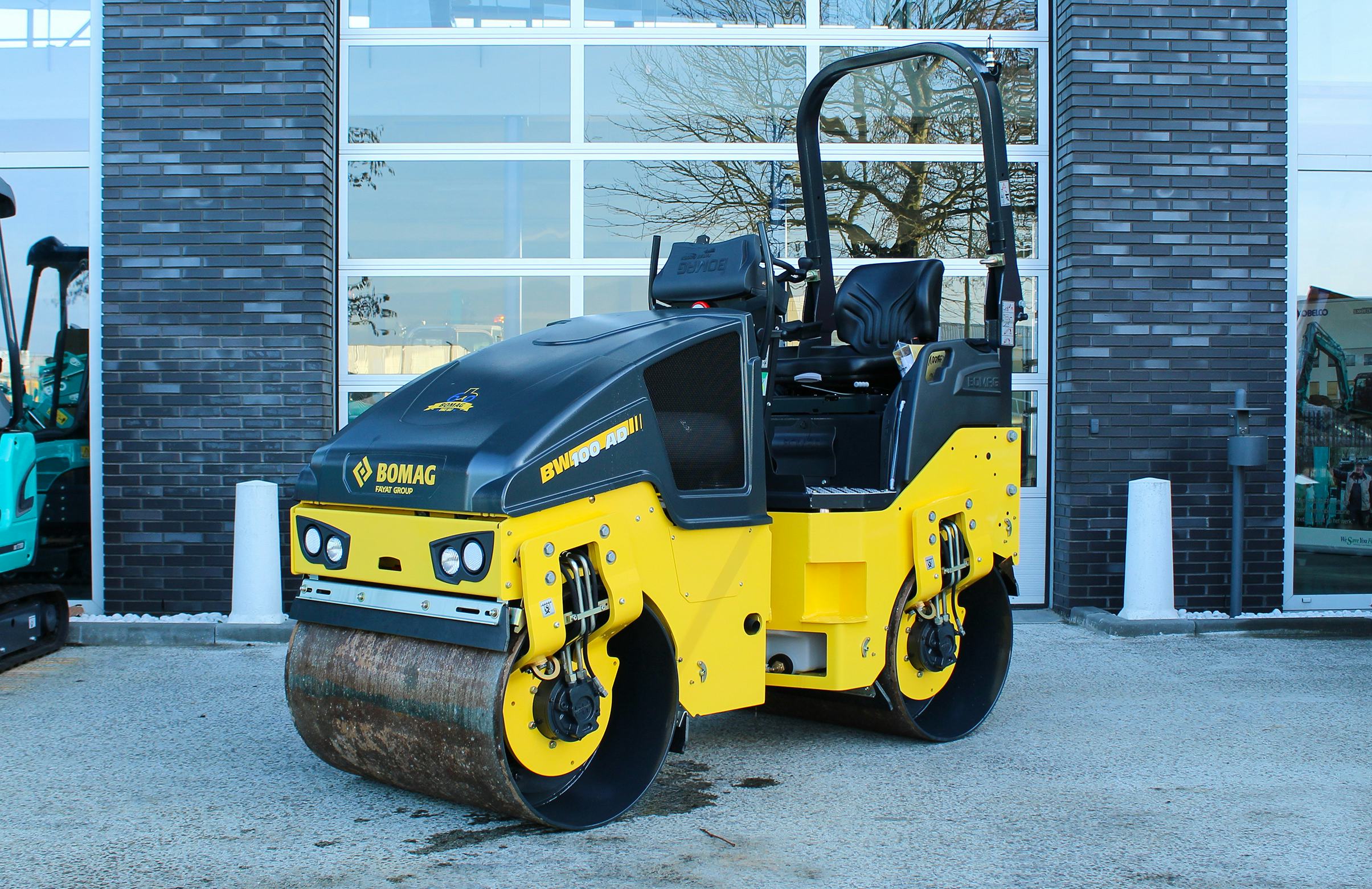 Bomag tandemwals voor De Grondslag