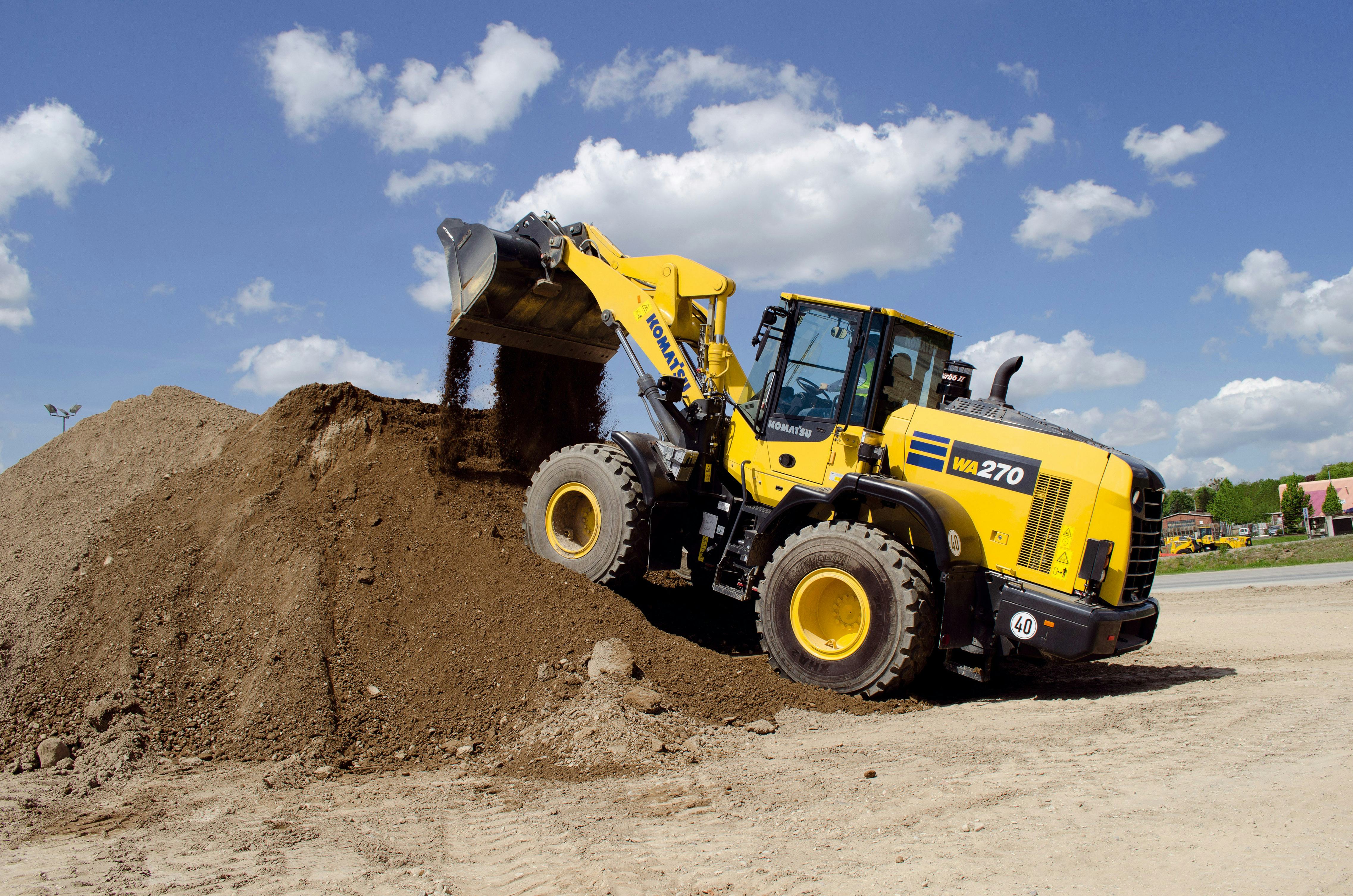 Bia met 14 machines van Komatsu en Metso naar TKD