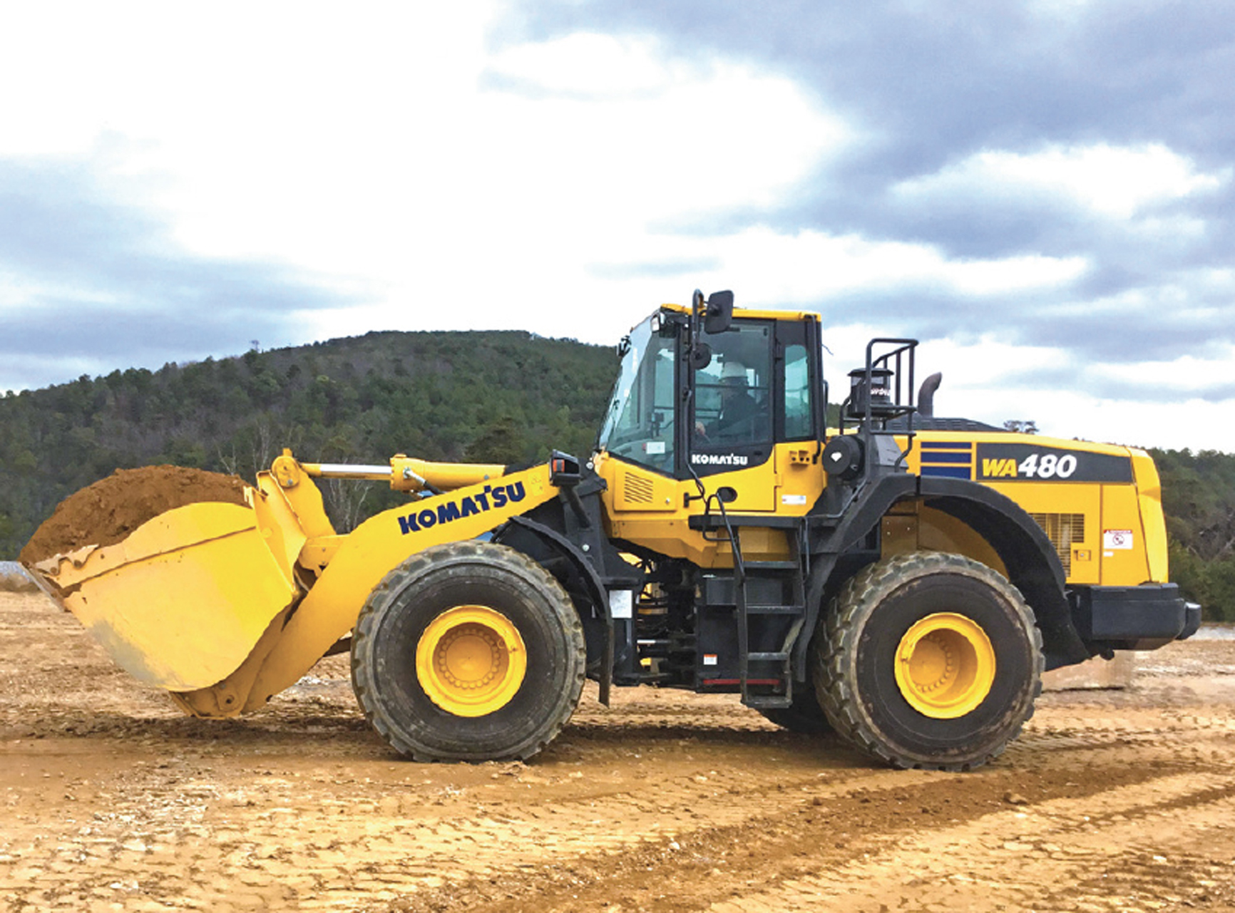 De Komatsu WA 480-8.