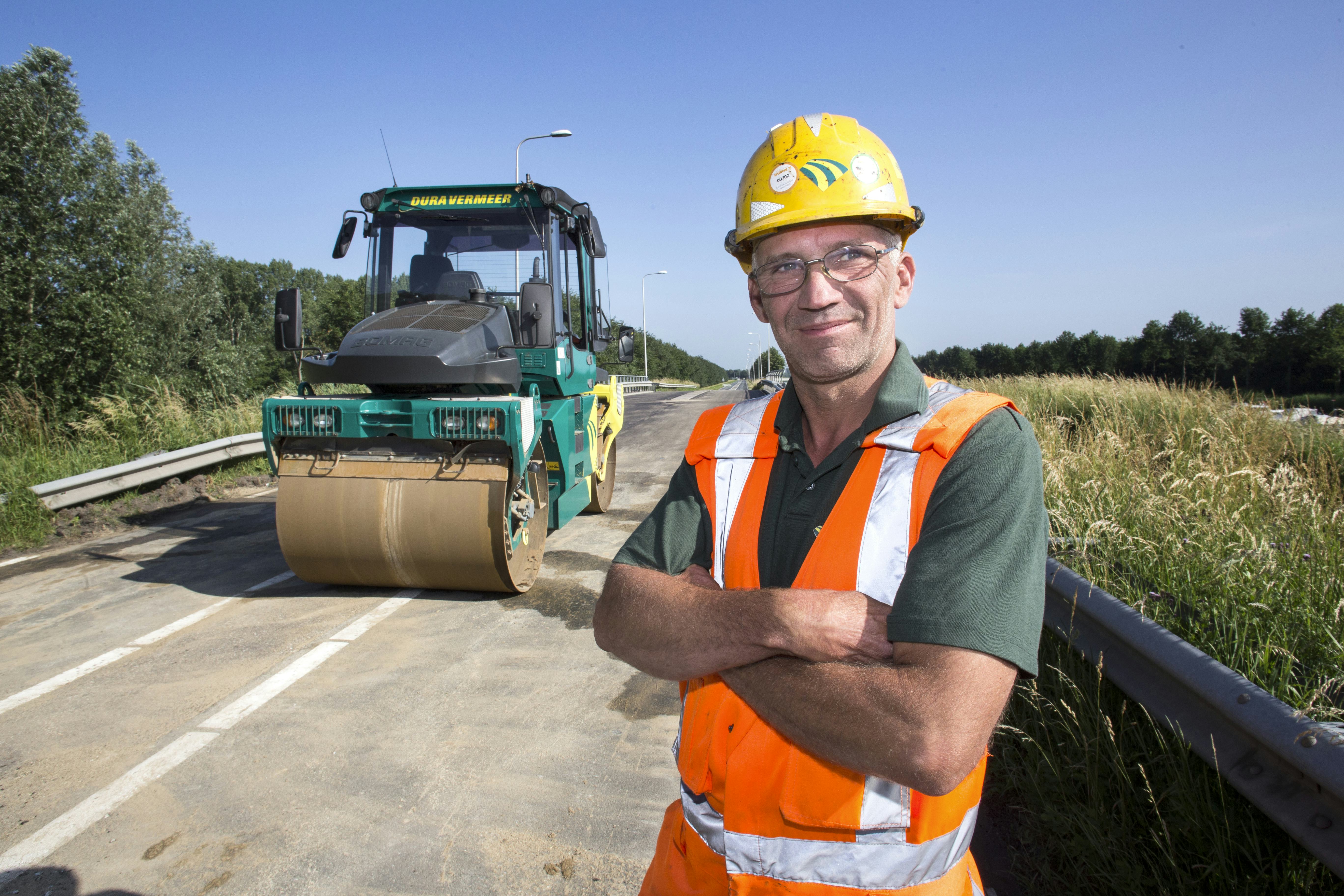 Machinist van de maand JUNI: Martin van Peursem en zijn Bomag BW154 tandemwals