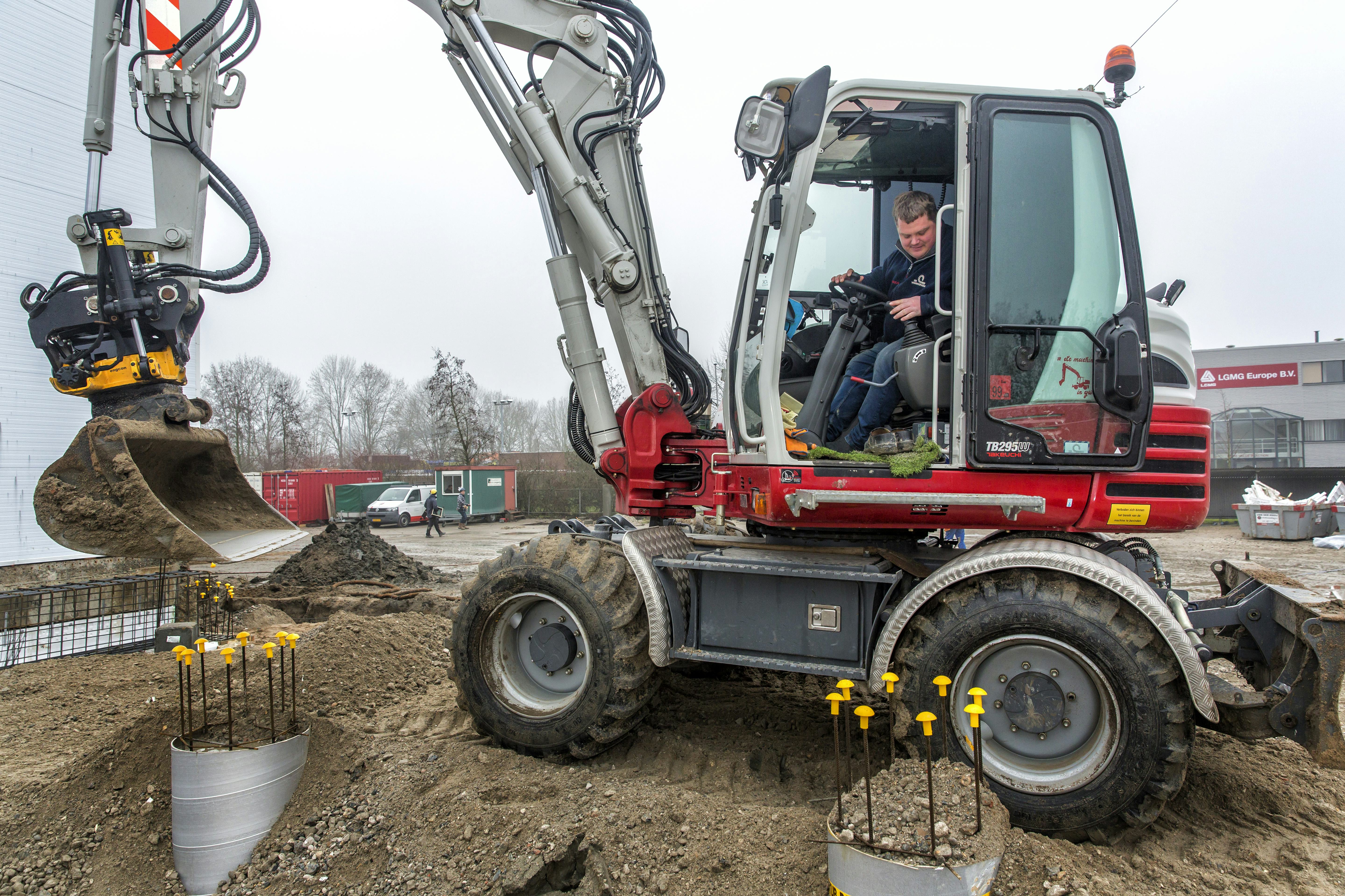 Machinist van de maand Rolf van de Wal Takeuchi TB295