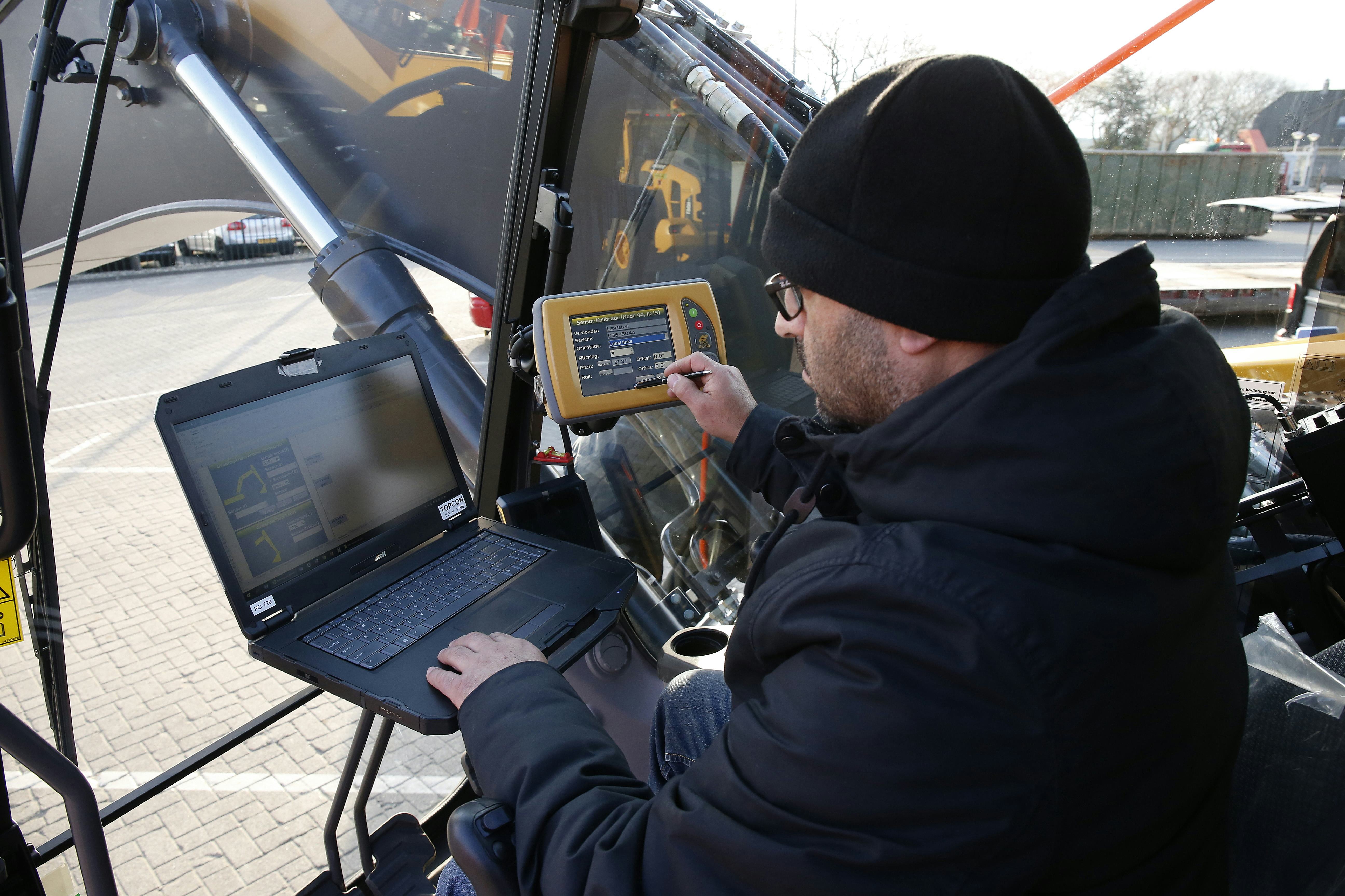 FOTOREPORTAGE | De opbouw van een 3D-gps-systeem, stap voor stap