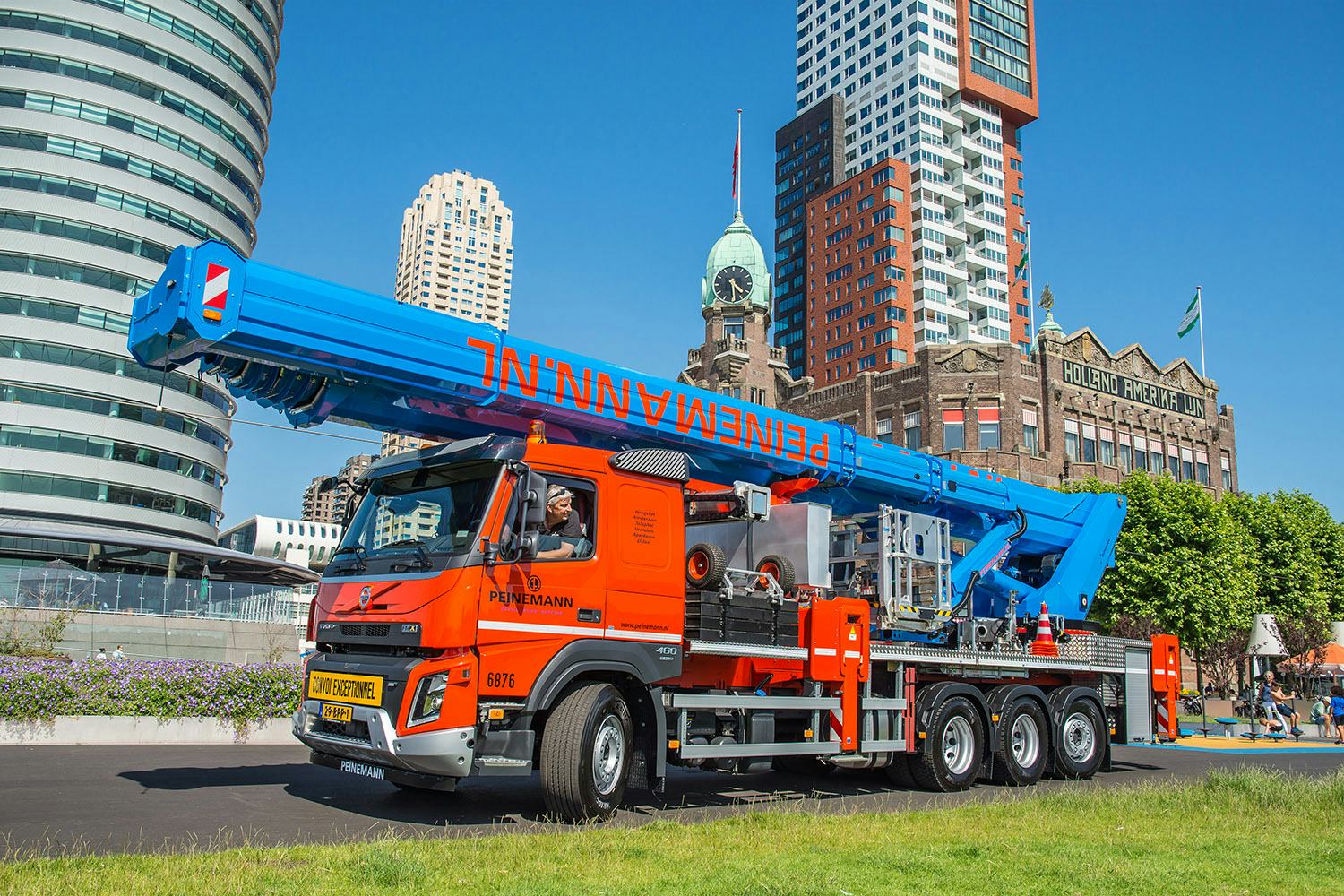 Volvo FMX met 75 meter hoogwerker voor Peinemann