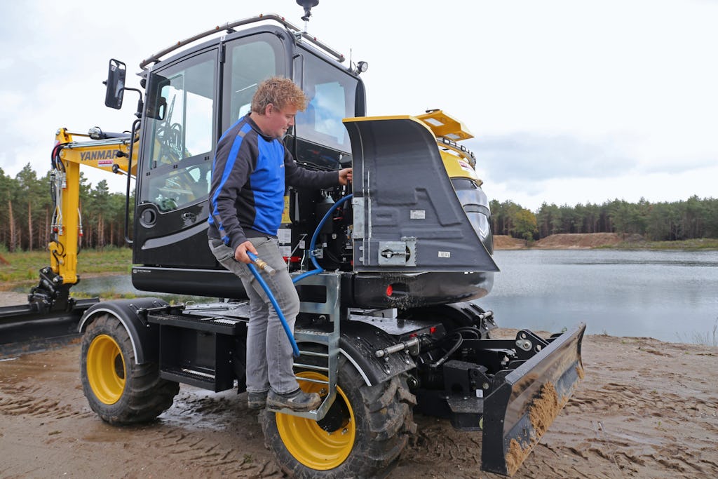 Yanmar B75W