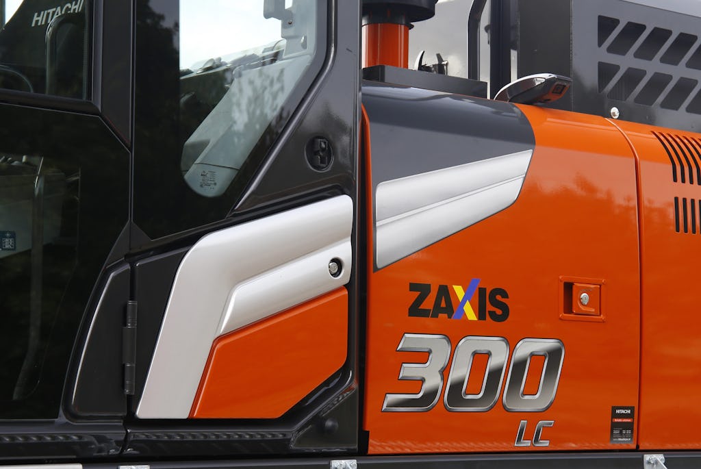 Hitachi ZX300LC-7