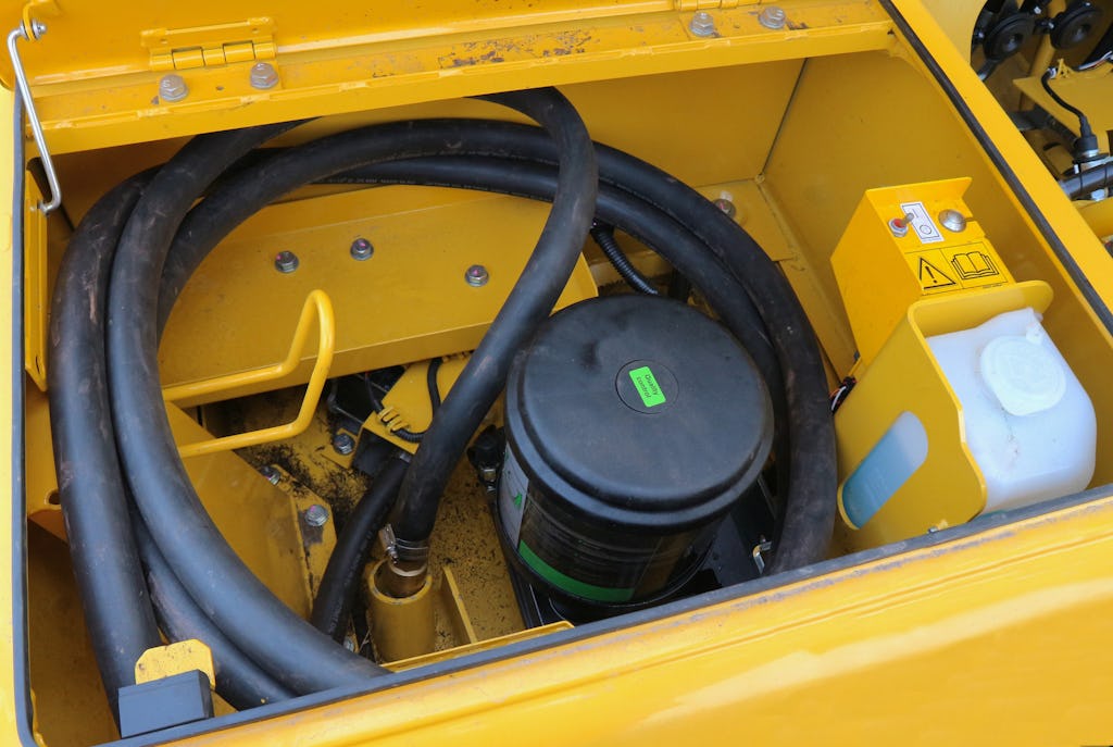 Komatsu PC210LCI