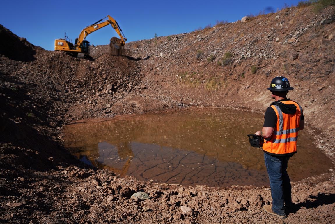 Caterpillar rolt semi-autonoom graven verder uit