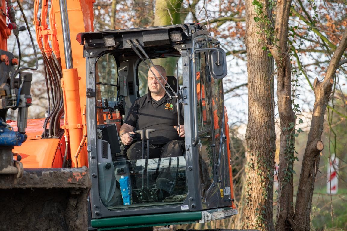 VIDEO | Jelle Overgoor en zijn Kobelco SK75SR-7