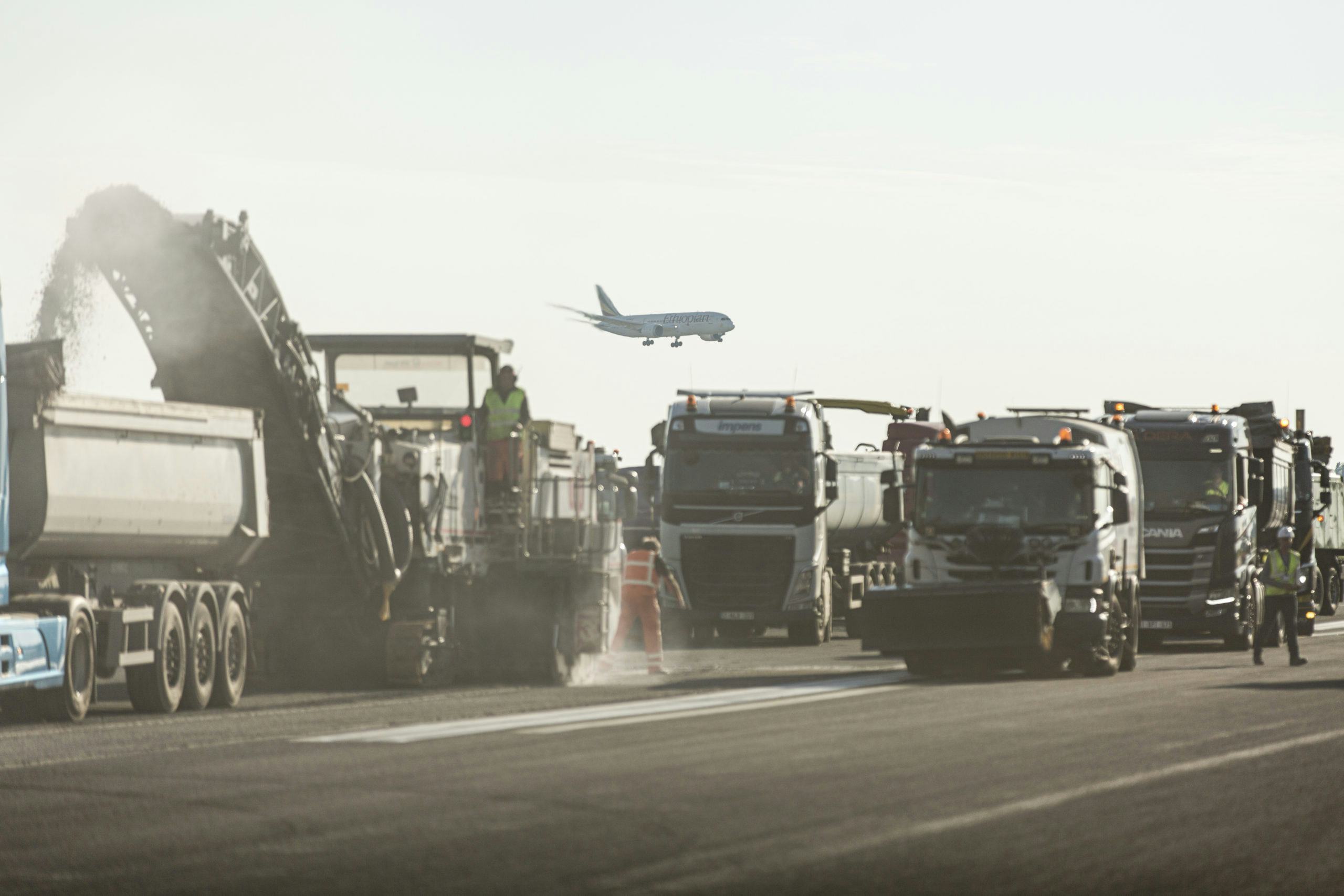 Landingsbaan Brussels Airport egaal gerenoveerd met mm-GPS-technologie