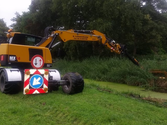 Rob Leeuwenkamp werkt sinds kort met zijn nieuwe Hydrema MX14.