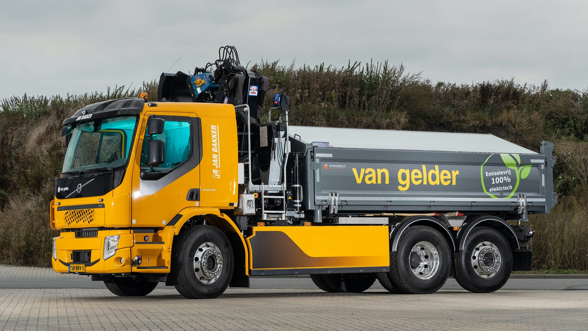 Van Gelder zet vier elektrische Volvo-trucks in