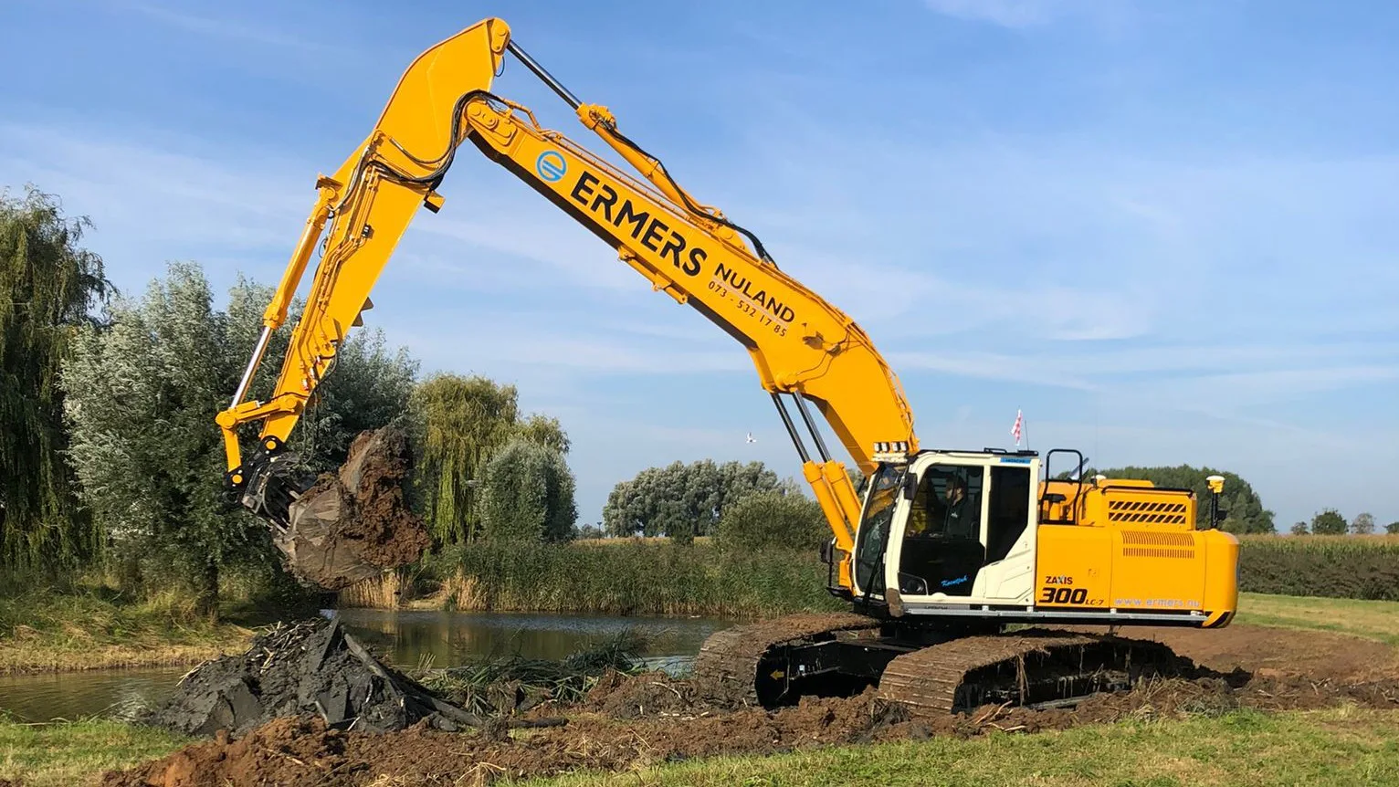 Hitachi ZX300LC-7 voor Ermers Grondverzet