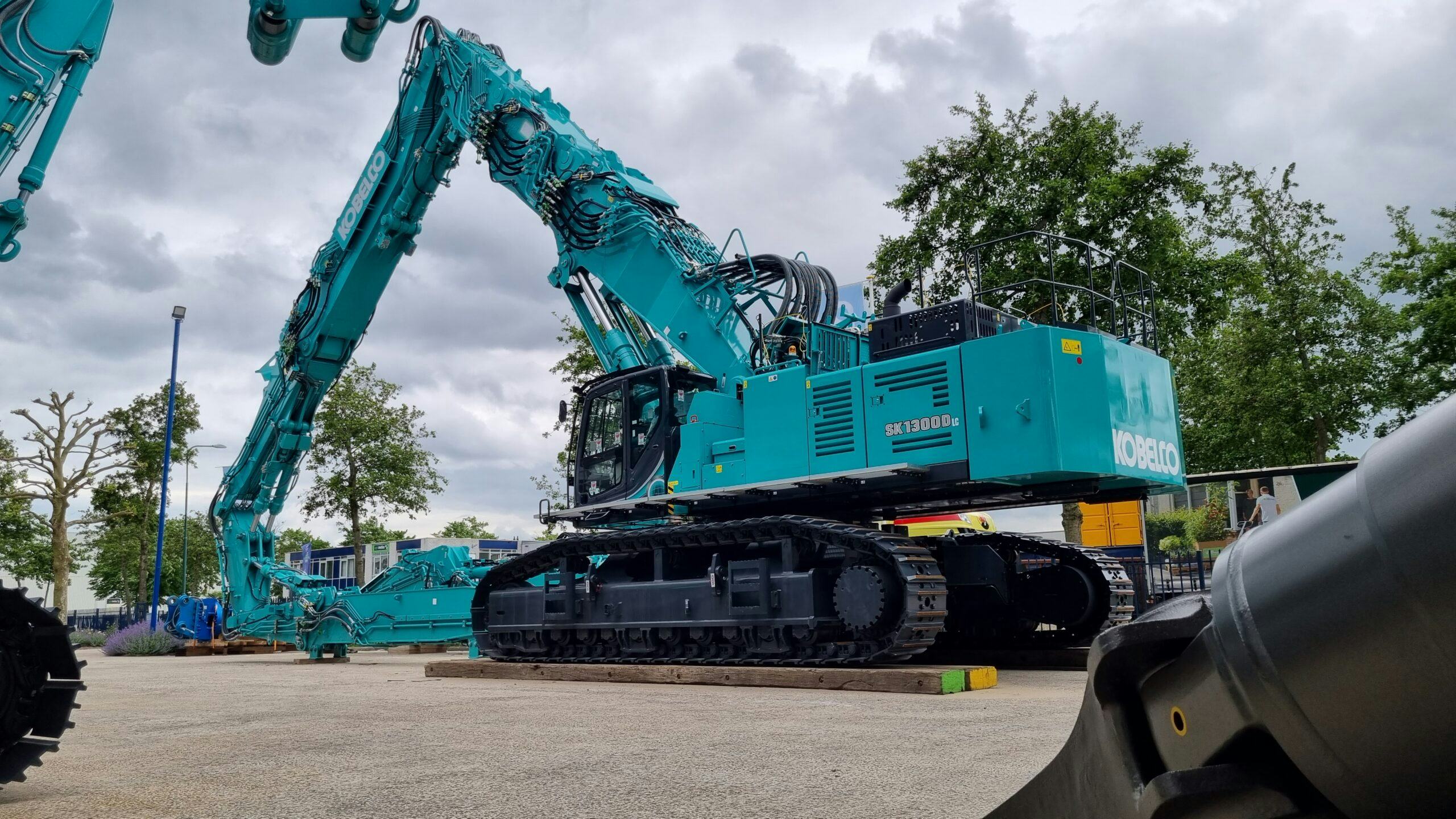 Grote Kobelco-primeur voor Meuva