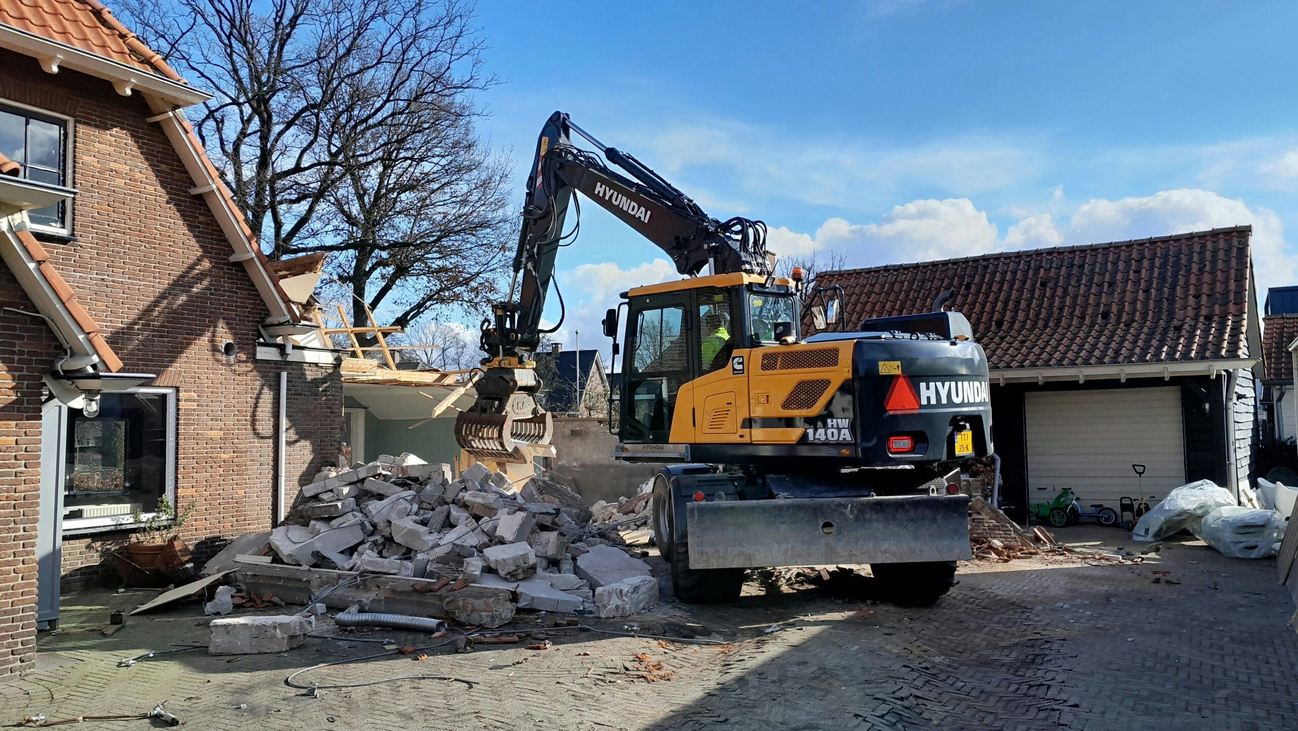 Jan Nolles van Hyundai-importeur Van der Spek Vianen verwacht dat de prijsstijgingen van alle bouwmaterieel gaan leiden tot vraaguitval.