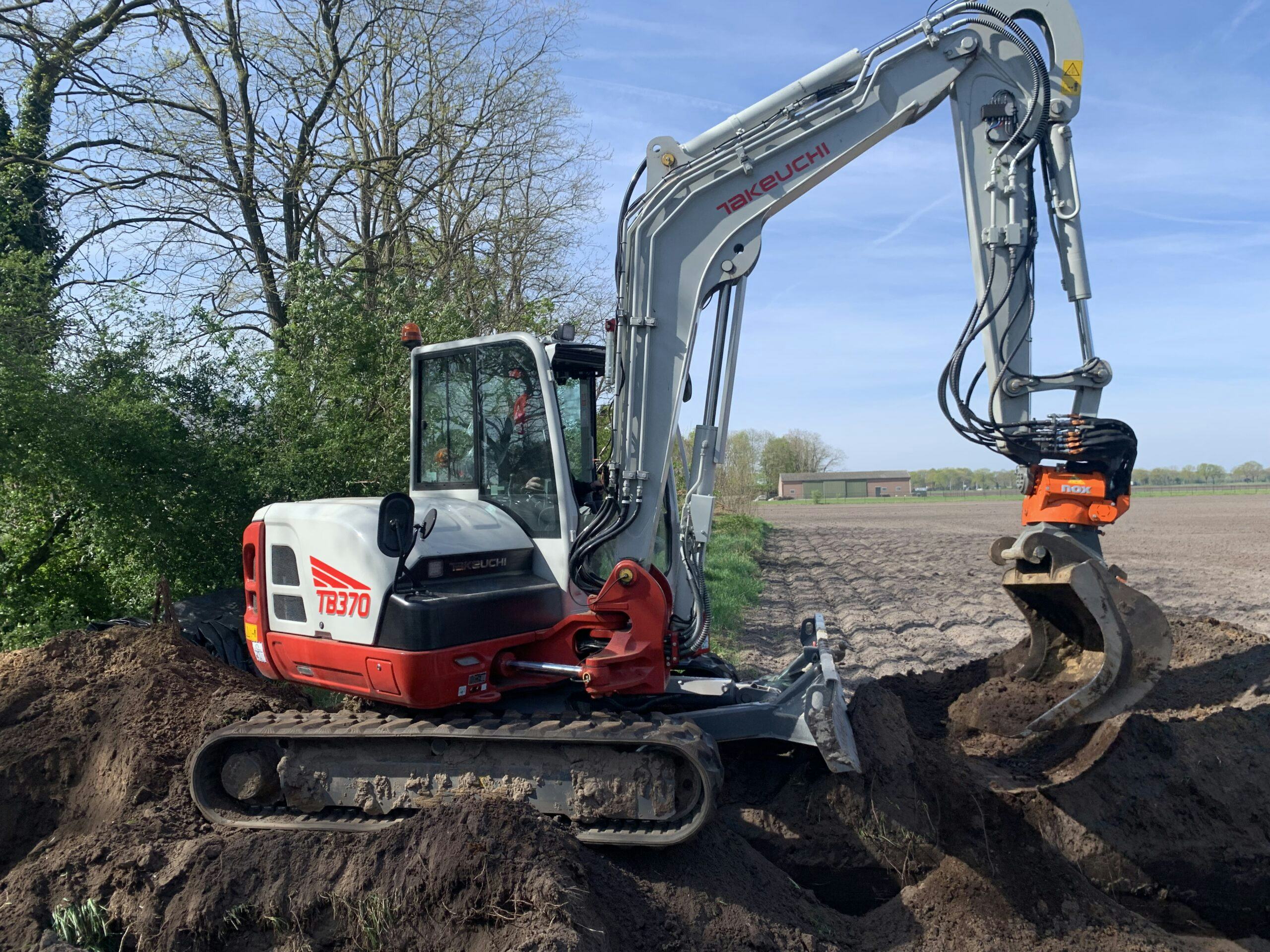 Gerard van der Pas kiest voor Takeuchi TB370 met NOX draaikantelstuk