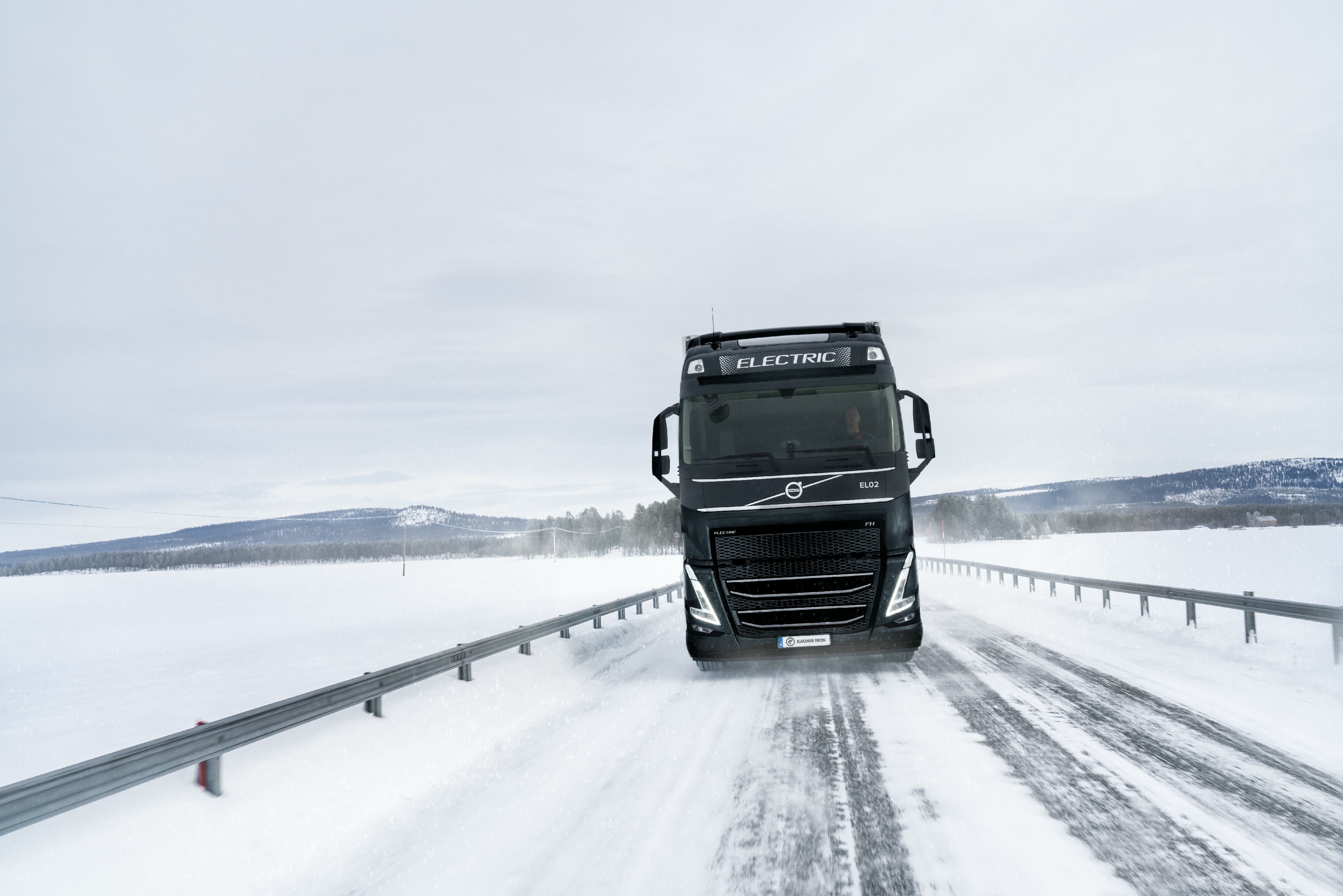 Kaunis Iron test fossielvrij ertstransport met elektrische Volvo trucks van 74 ton