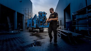 Zes batterijpakketten voor elektrische grondboorinstallatie