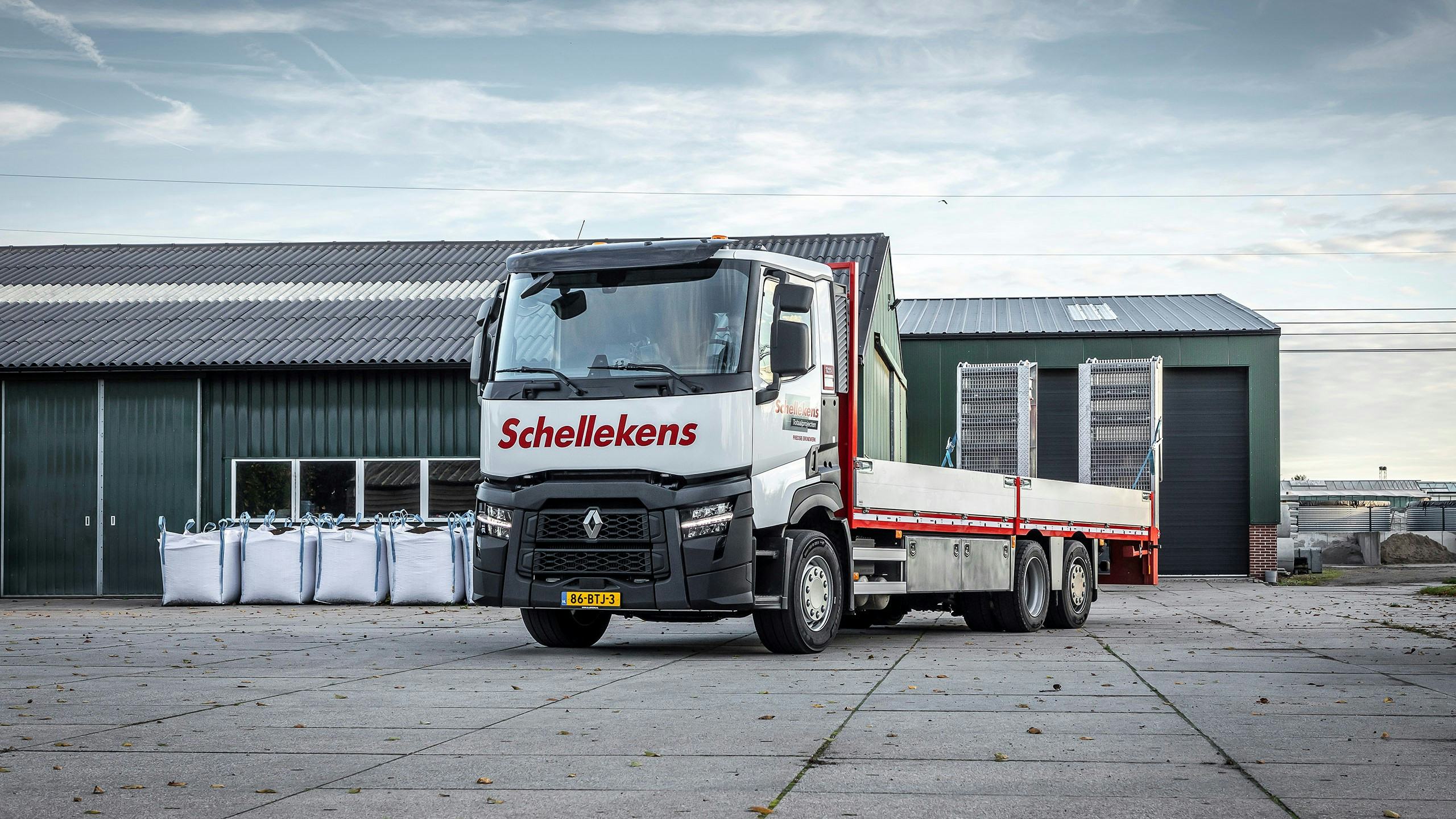 Eerste Renault Trucks T voor Schellekens Totaalprojecten