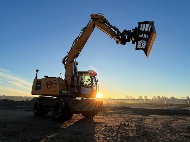 Zonsopkomst in Lelystad. (Foto: Simon Vegter)