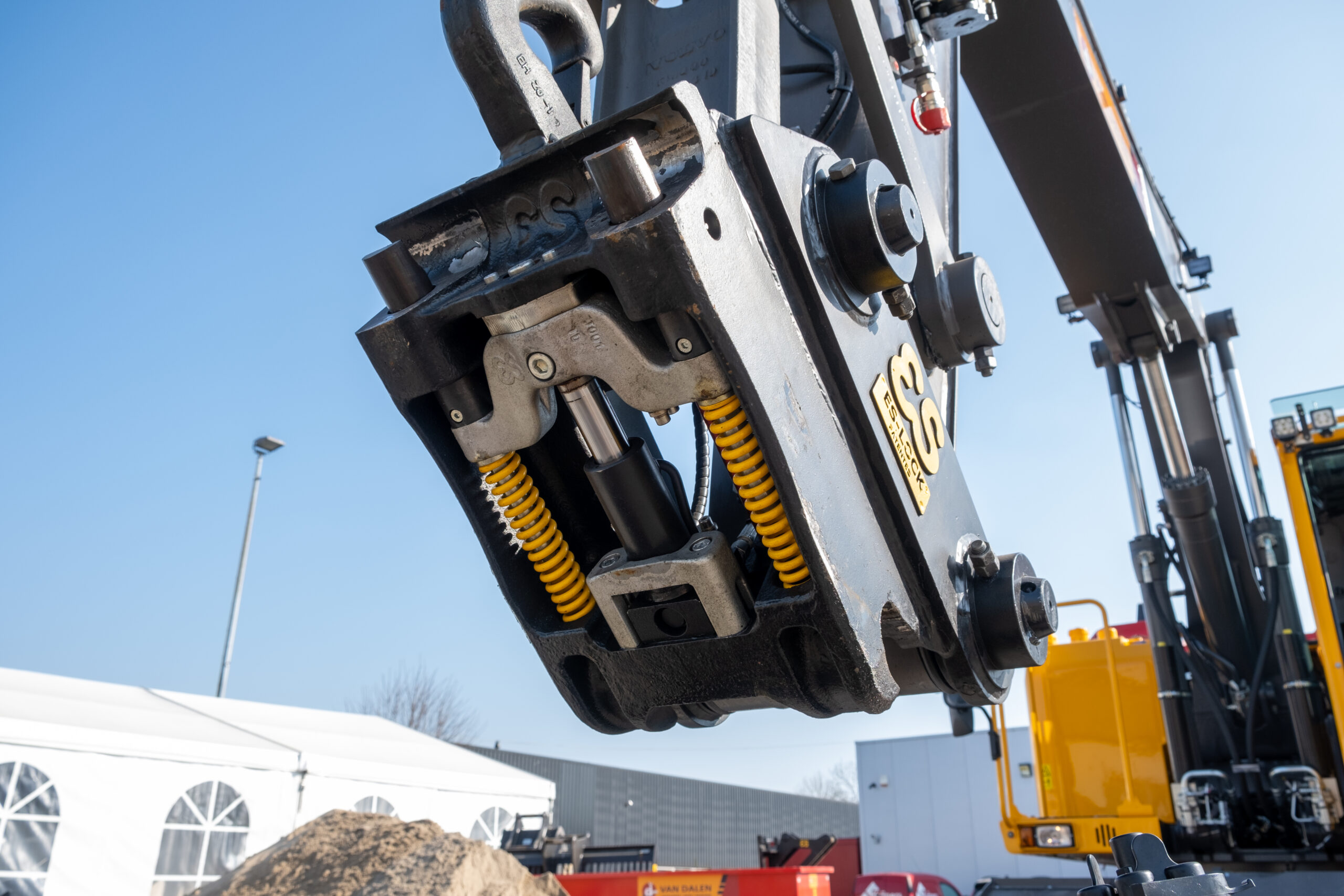 Eurosteel koos voor een gegoten body en gegoten onderdelen.  