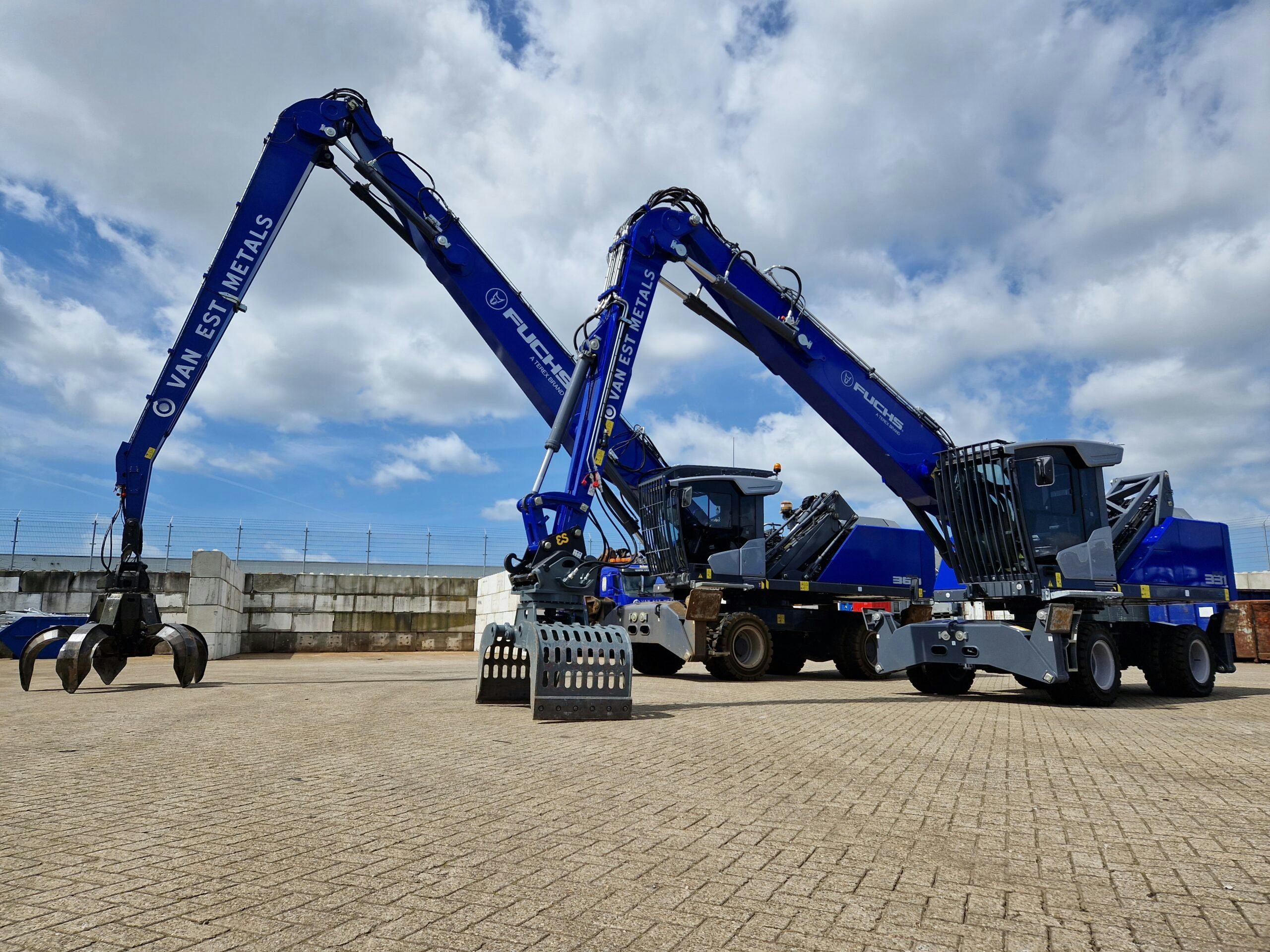 Twee nieuwe Fuchs overslagmachines voor Van Est Metals