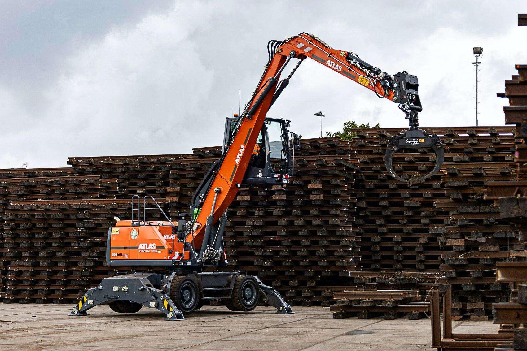 Nieuwe Atlas Stage V geleverd bij voestalpine