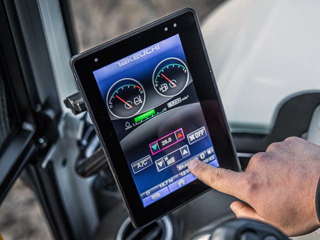 Via het royale 8” display kun je met een simpele vingerbeweging allerlei instellingen aanpassen, daarnaast geeft het scherm de nodige informatie over de machine.