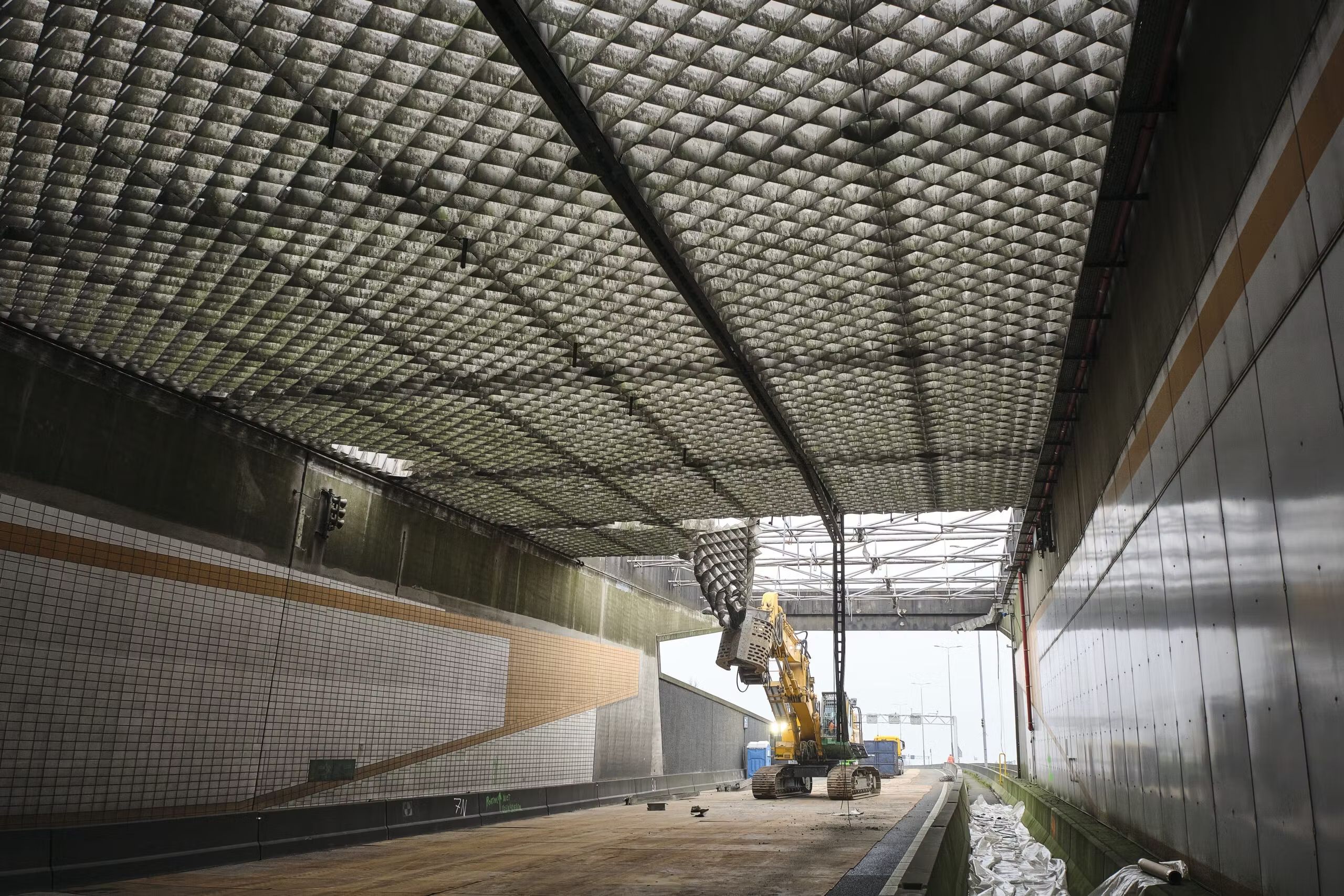 Renovatie van de Heinenoordtunnel in de A29 bij Barendrecht.
