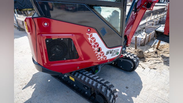 Het verschil tussen de SV17e en de SV17VT is alleen de elektrische aandrijflijn waardoor een uitlaat ontbreekt.