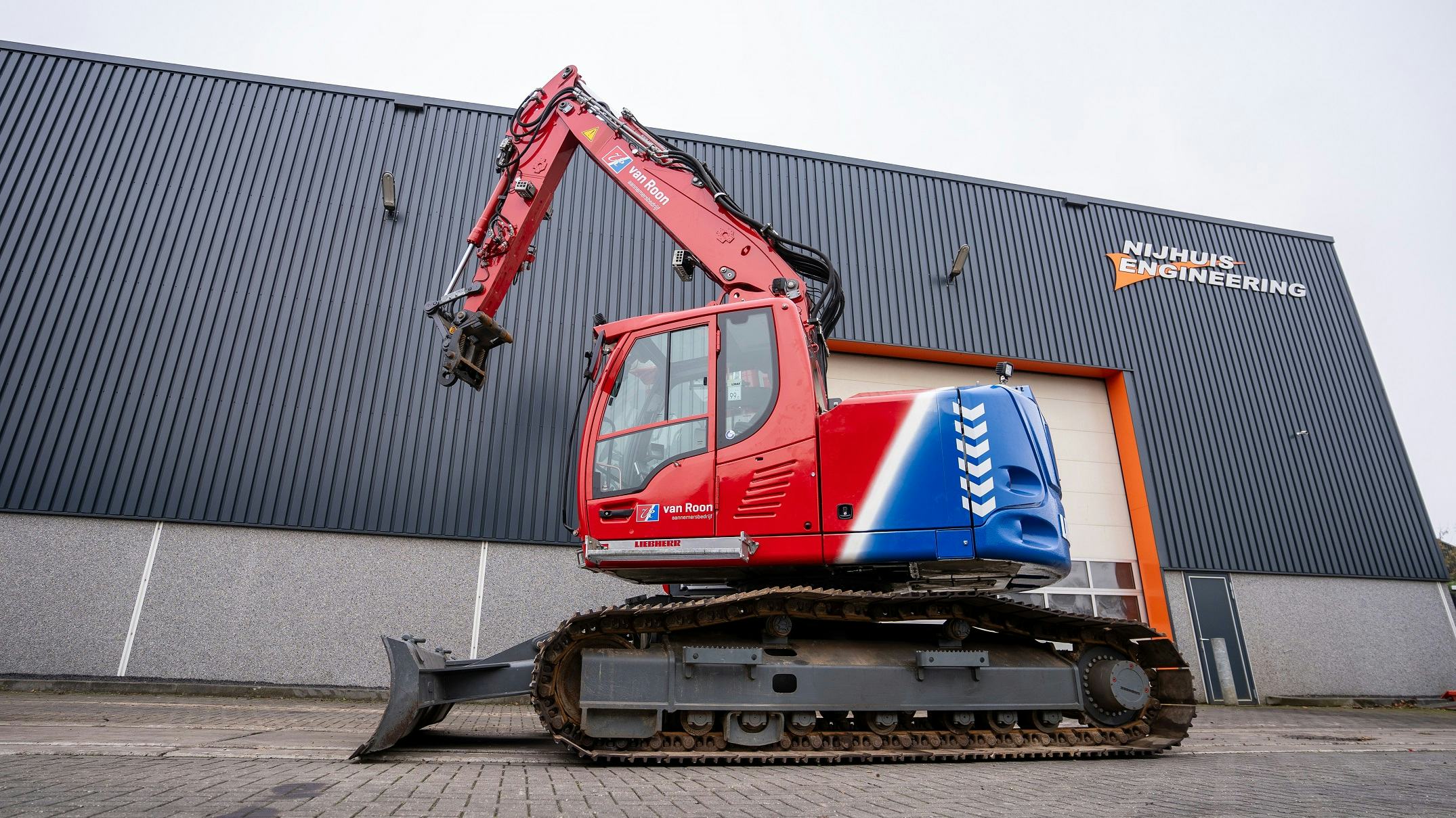 Van de buitenkant is amper te zien dat de Liebherr R920 is omgebouwd naar elektrische aandrijving.