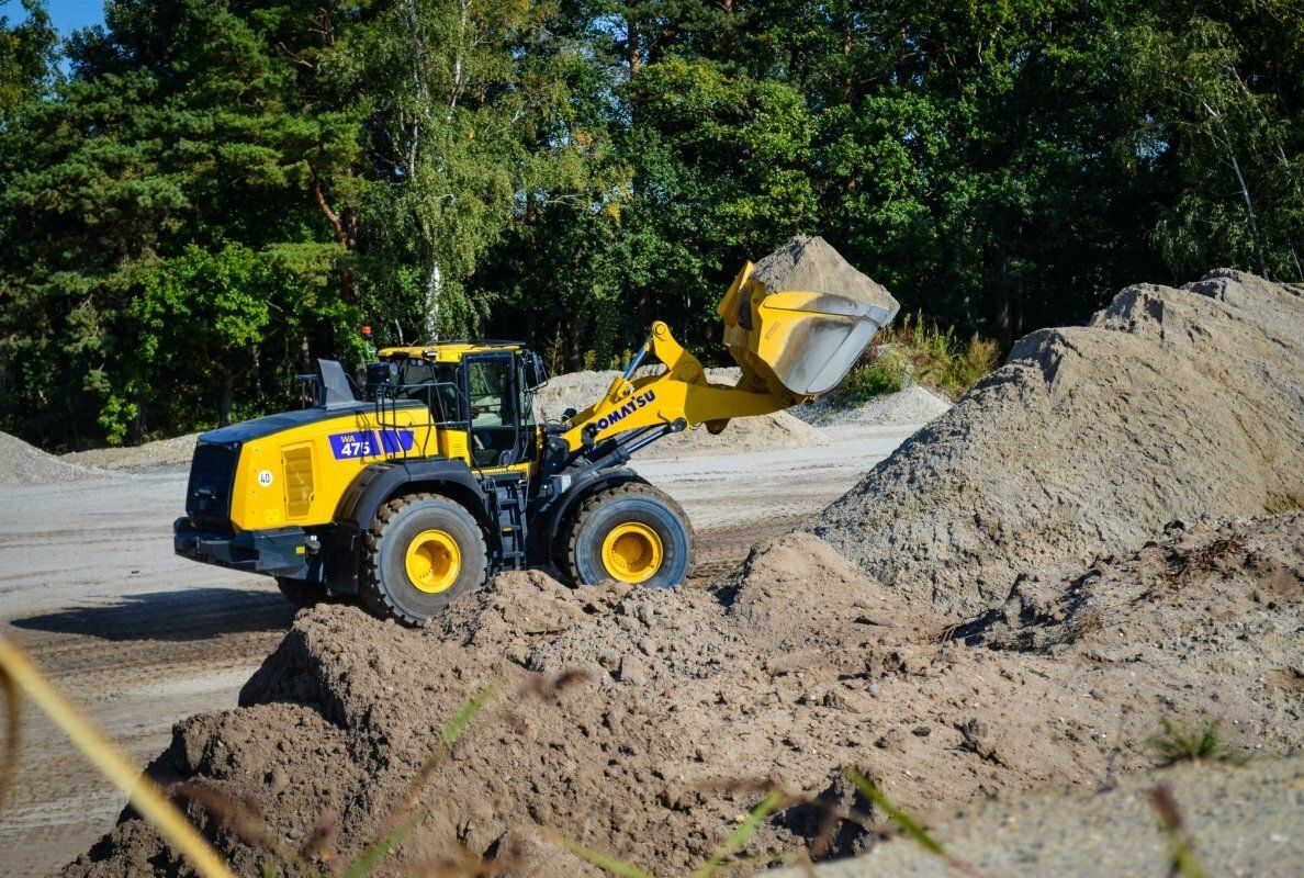 Komatsu WA475-11 wiellader.