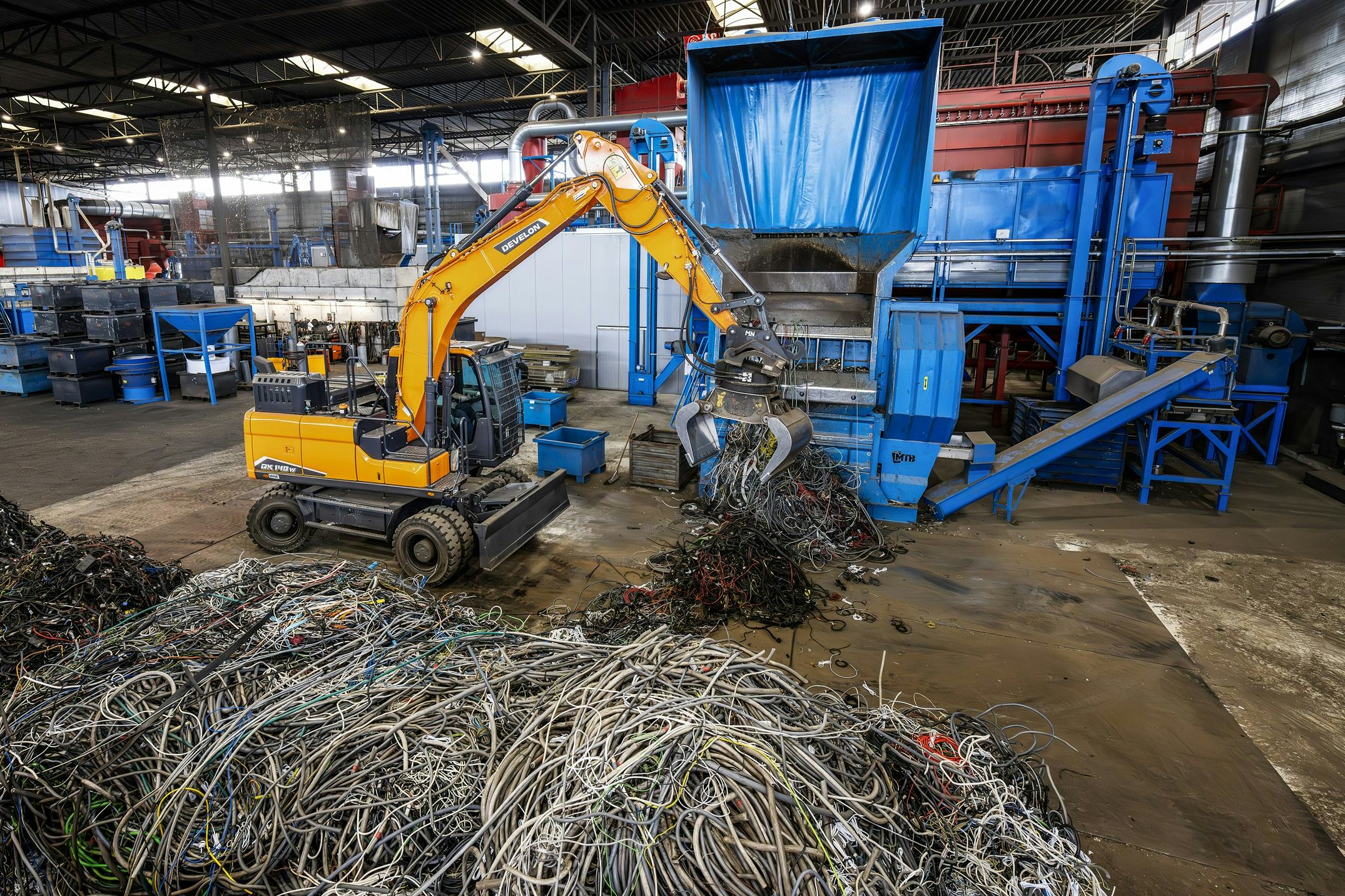 De Develon machines hebben voldoende kracht voor het zware werk.