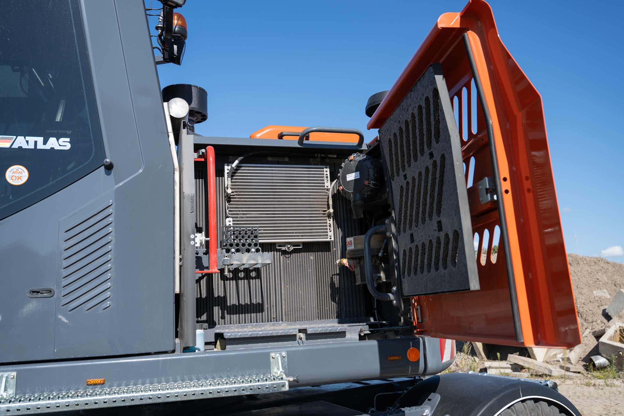 Ook de motoren en elektronica zijn volledig vernieuwd, waardoor de nieuwe Atlas een zeer moderne machine is.