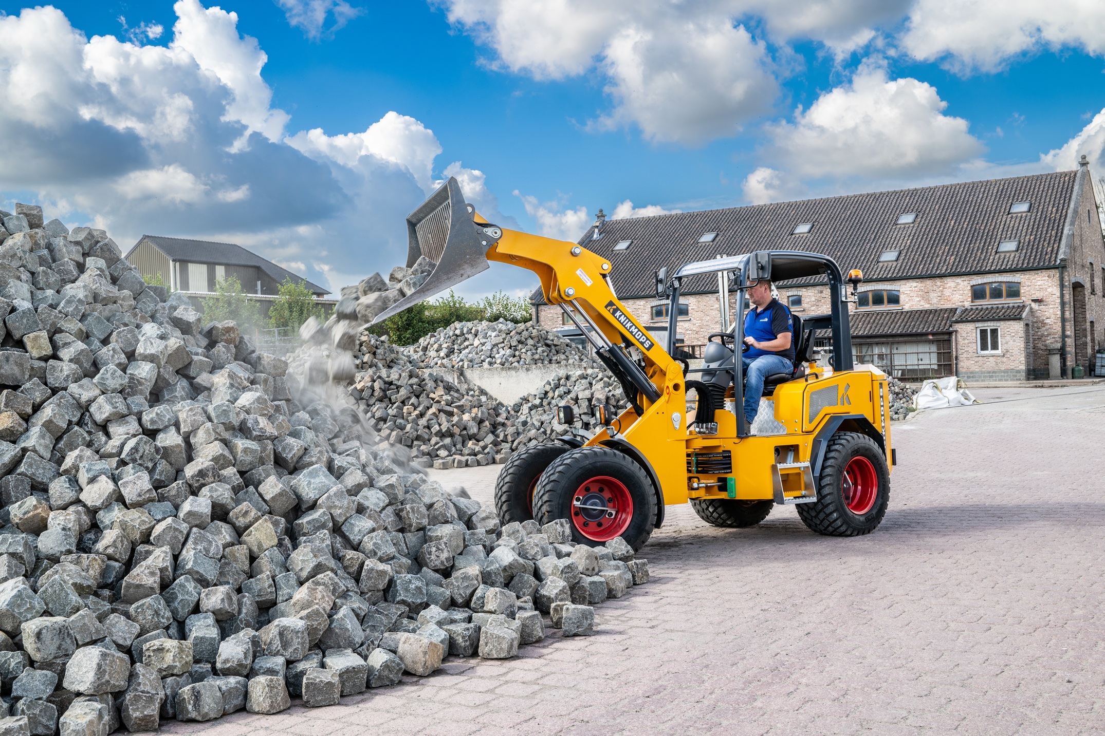 Zelfs het opscheppen van zware keien uit de bult is prima te doen.