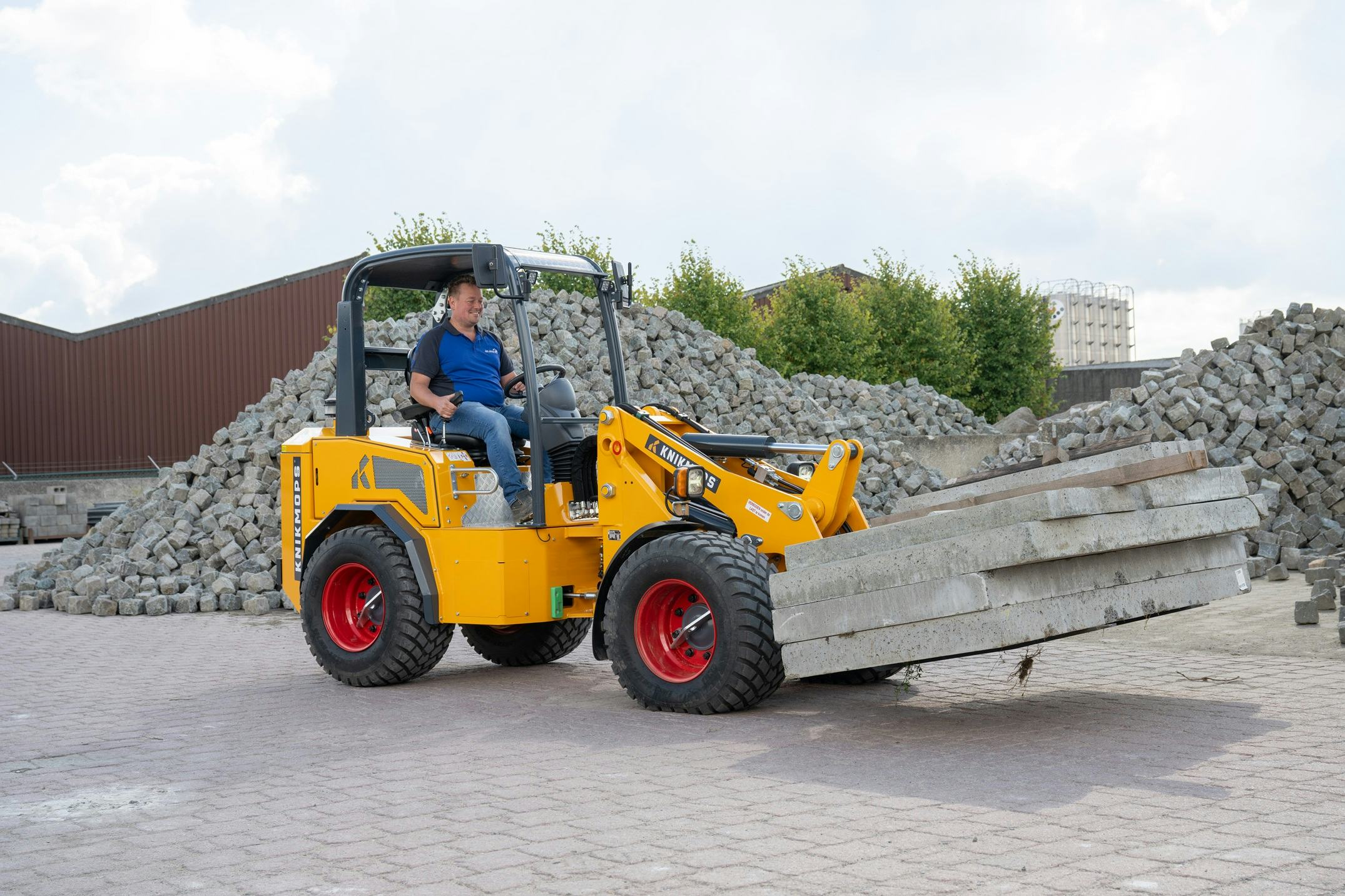 Bouwmachine-test Knikmops KM350: Een heel volwassen Shovel