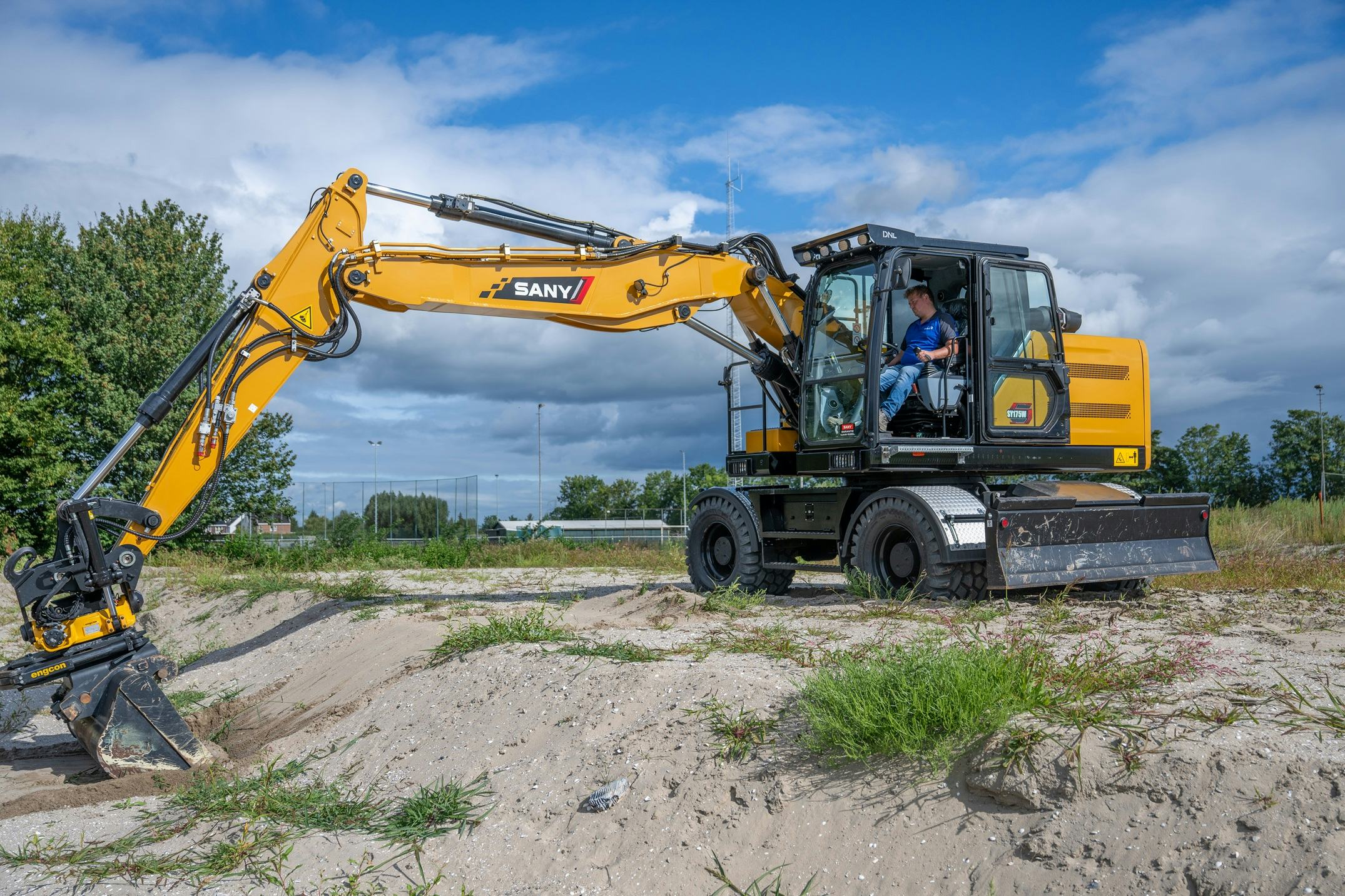 De giek ziet er met zijn hoeveelheid staal direct al robuust uit.
