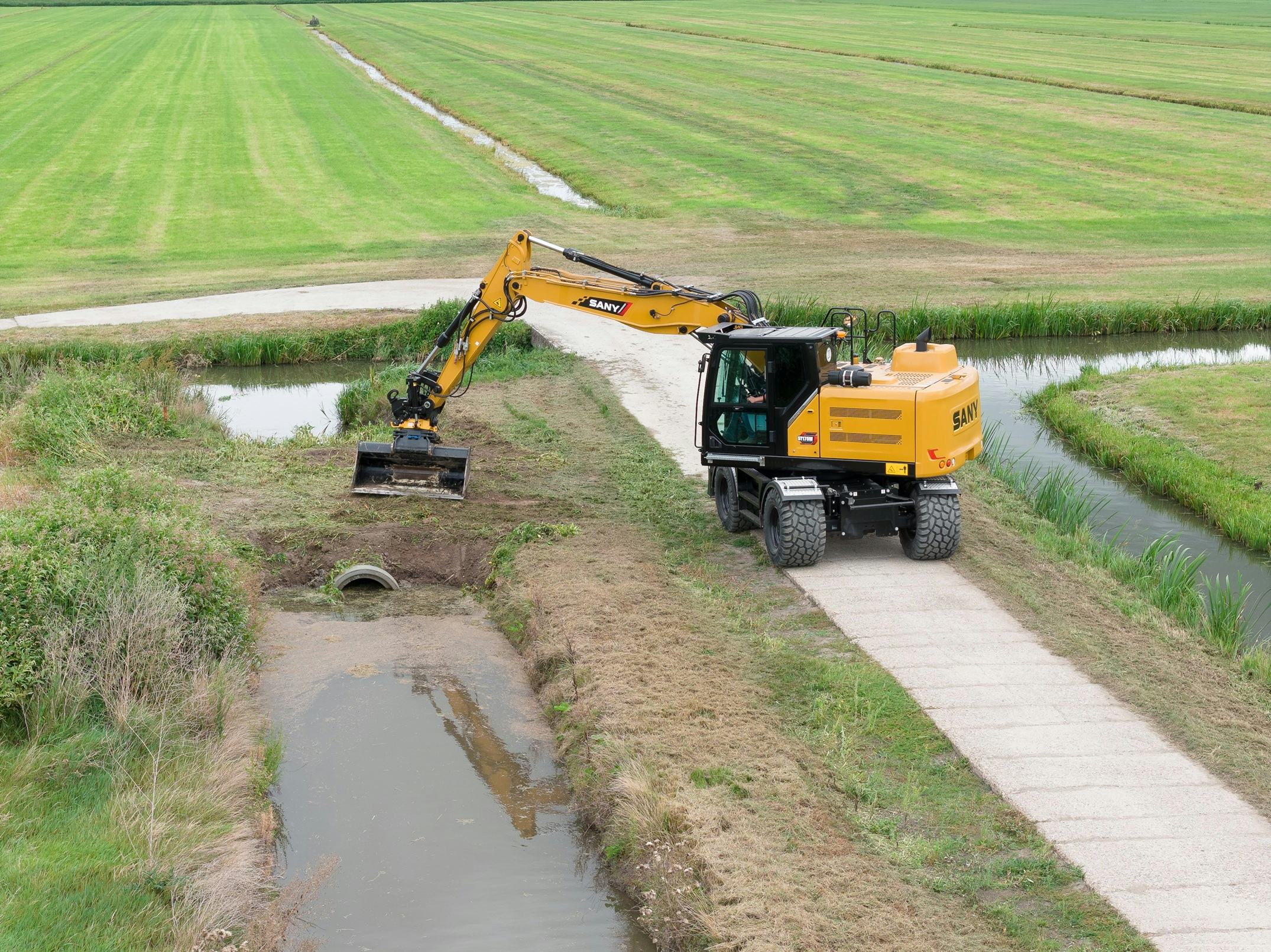 Jan Jacob oordeelt dat de machine fantastisch draait. ‘Hij ligt lekker in de hand, je draait er zo mee weg.’