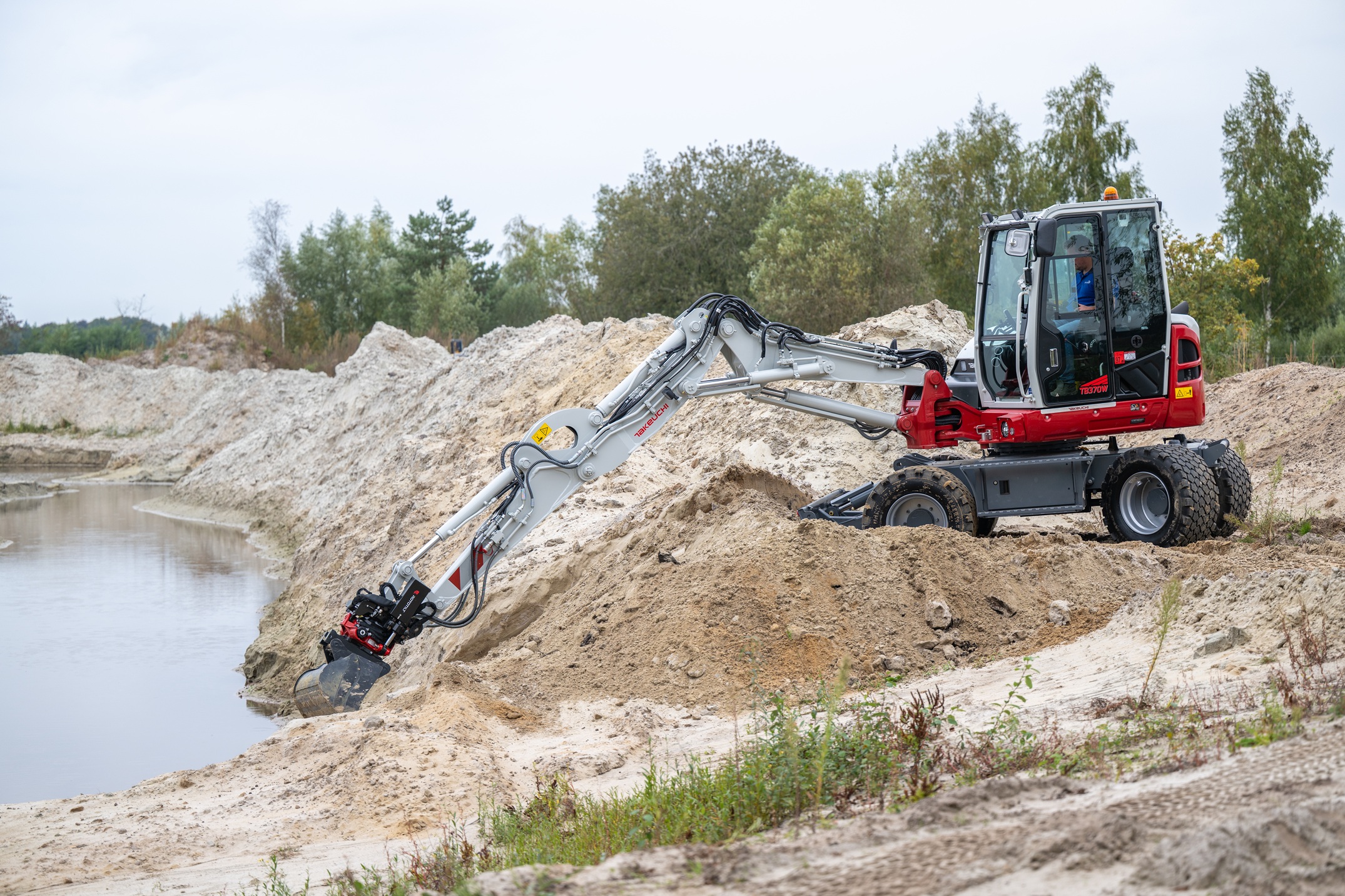 Ook met gestrekte giek levert de machine nog een goede prestatie.