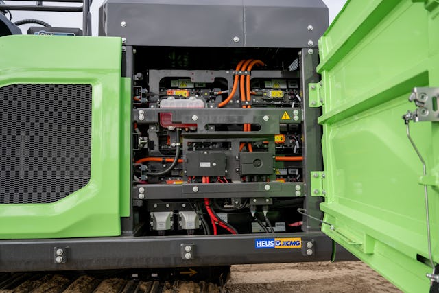 Het grote accupakket ligt goed beschermd.