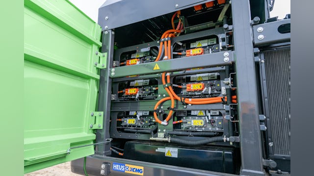 Het grote accupakket ligt goed beschermd.