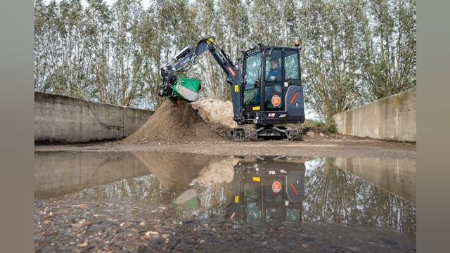 Ook met de zeefbak blijft de E19 heel stabiel.