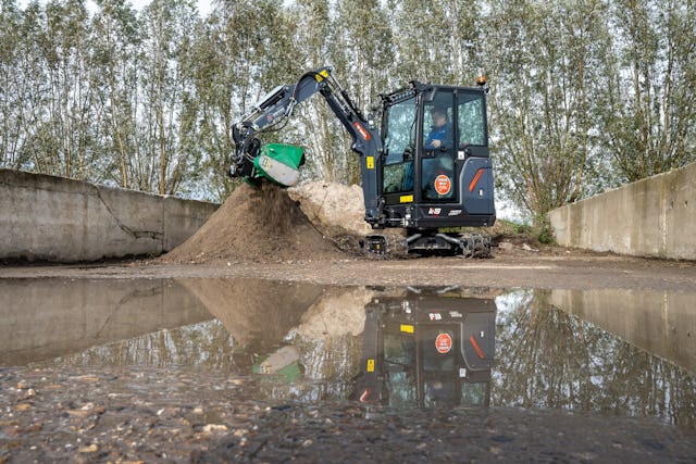 Ook met de zeefbak blijft de E19 heel stabiel.